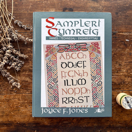 Sampleri Cymreig - Welsh Samplers - Joyce Jones - 1993 (Preloved)