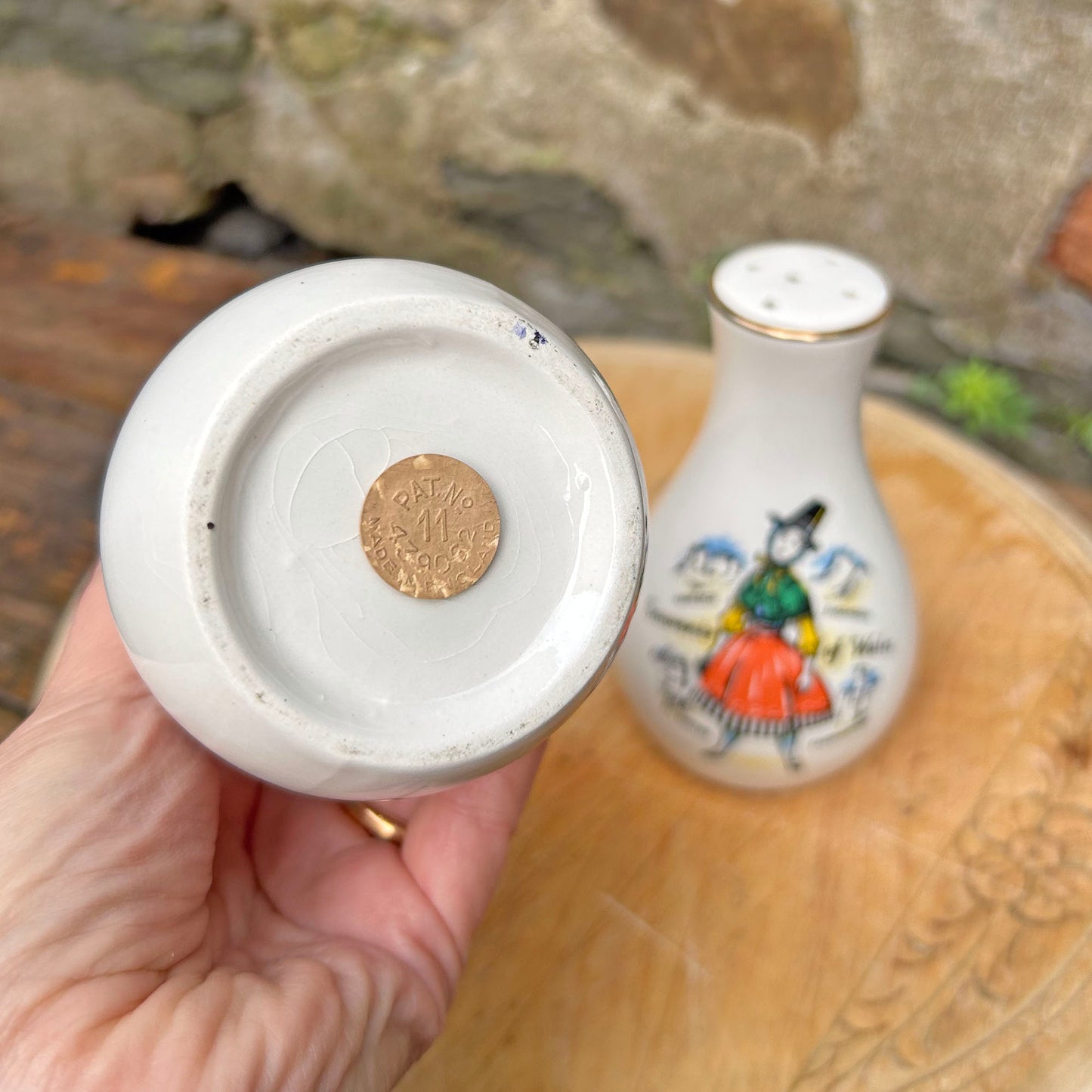 Shakers / Pots - Salt & pepper - Welsh Lady - Vintage (Preloved)