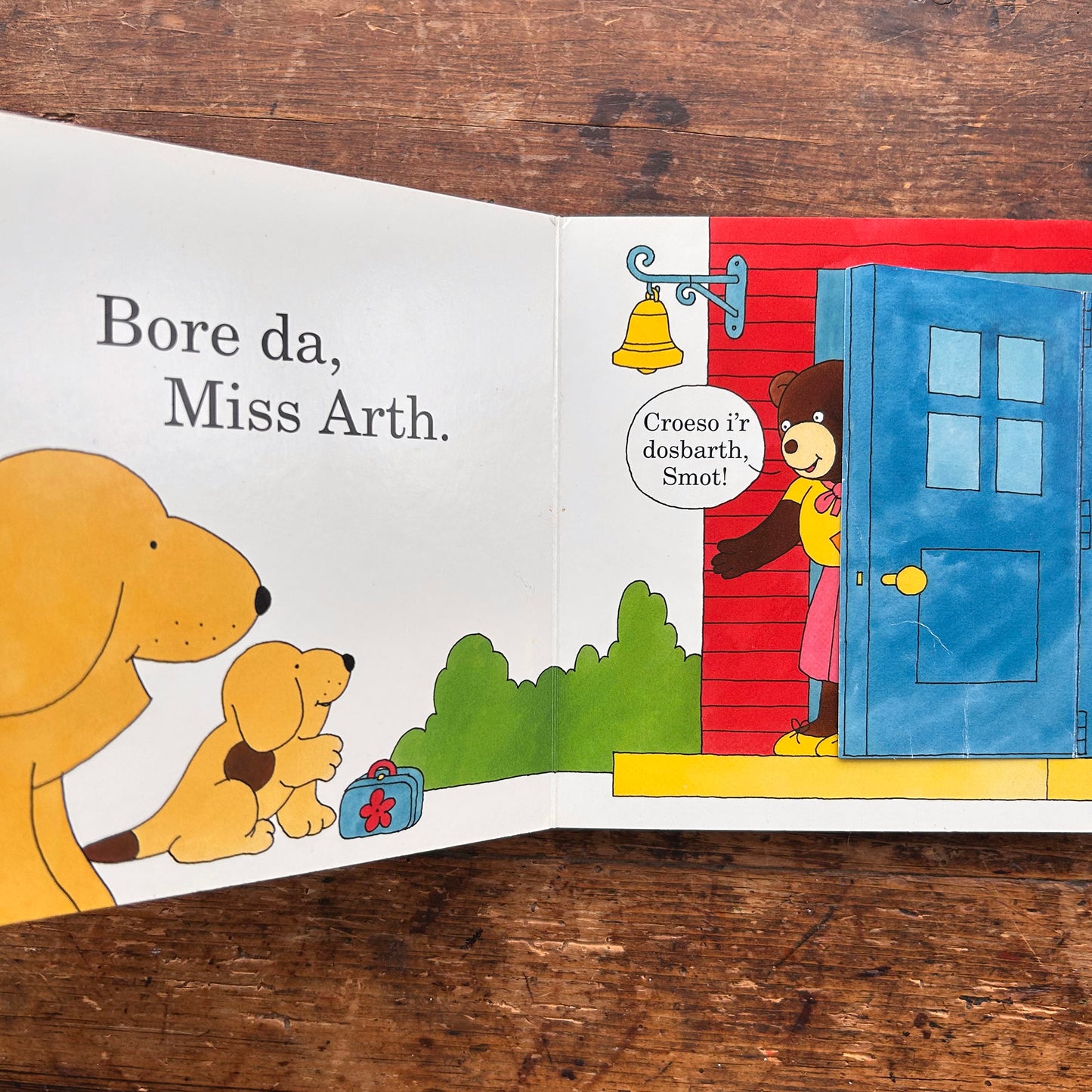 Smot yn Mynd i'r Ysgol - Spot the Dog (Preloved)