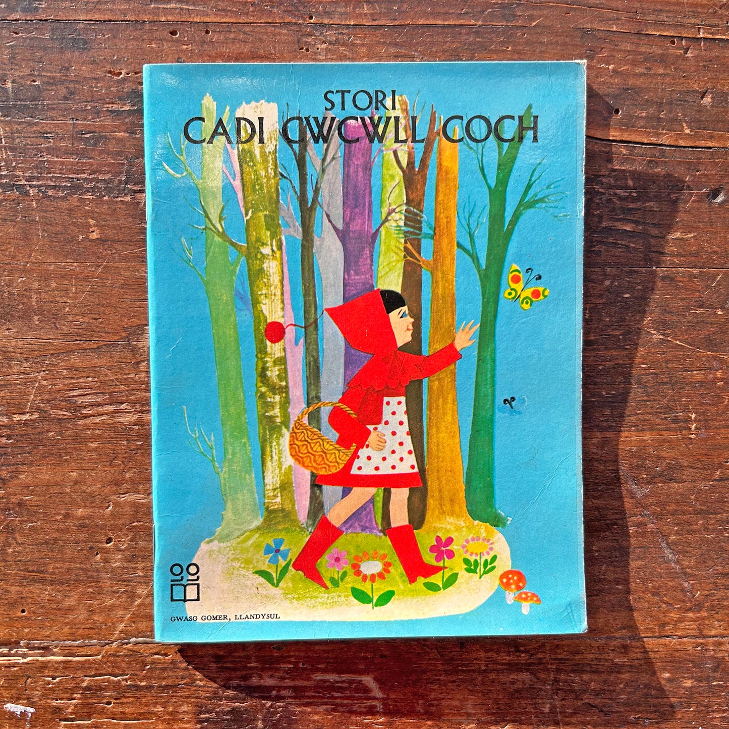 Stori Cadi Cwcwll Coch - Vintage Welsh Book (Preloved)