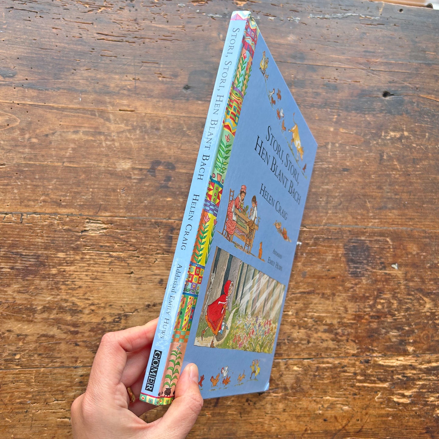 Stori, Stori, Hen Blant Bach - Fairytales in Welsh (Preloved)