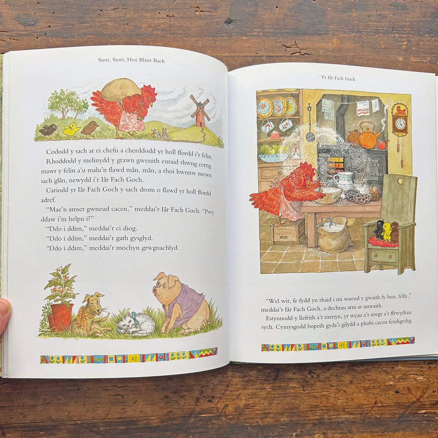 Stori, Stori, Hen Blant Bach - Fairytales in Welsh (Preloved)
