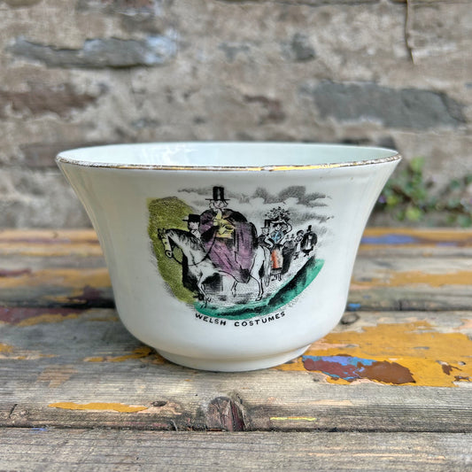 Jwg Llefrith / Hufenfa - Marchnad Gwisgoedd Cymreig - Cofrodd Antique Victorian