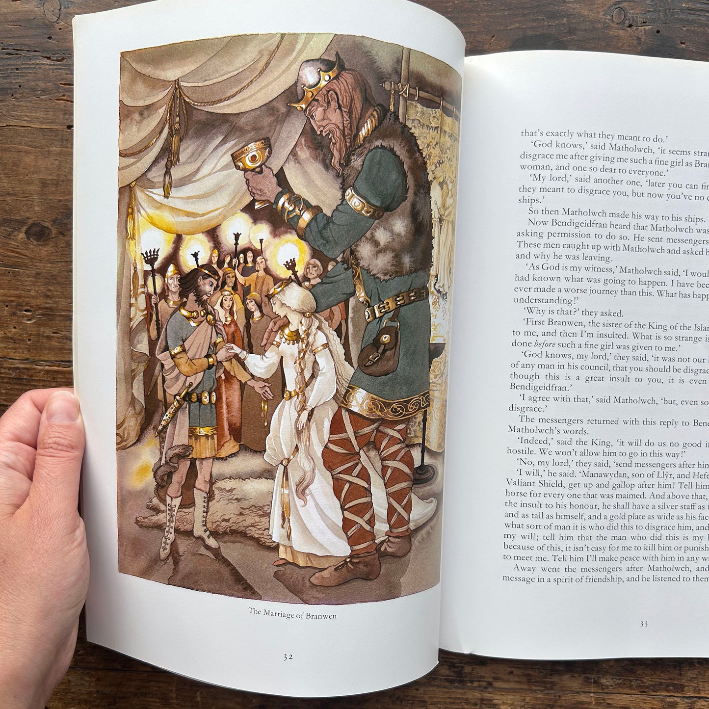 Tales from The Mabinogion - Illustrated - Gwyn Thomas, Kevin Crossley-Holland & Margaret Jones 1989 (Preloved)