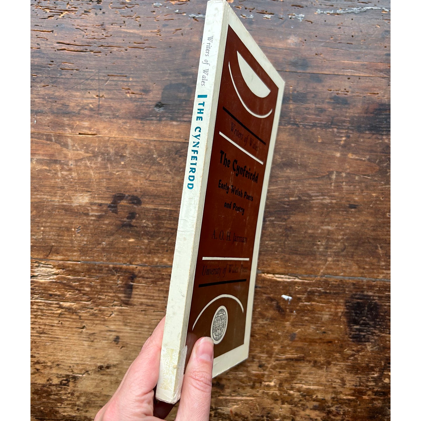 The Cynfeirdd - Early Welsh Poets and Poetry - Writers of Wales - 1981 (Preloved)