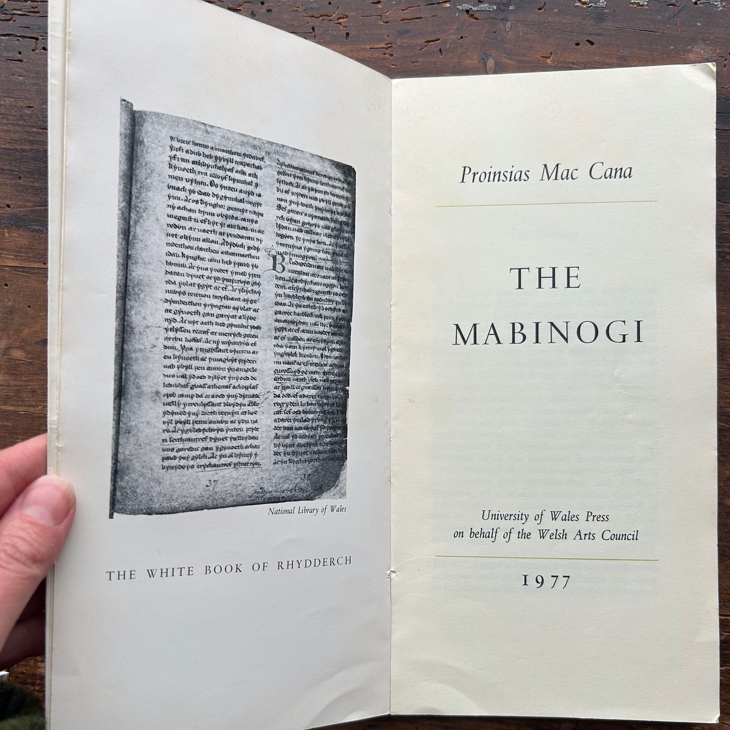 The Mabinogi - Writers of Wales - 1977 (Preloved)
