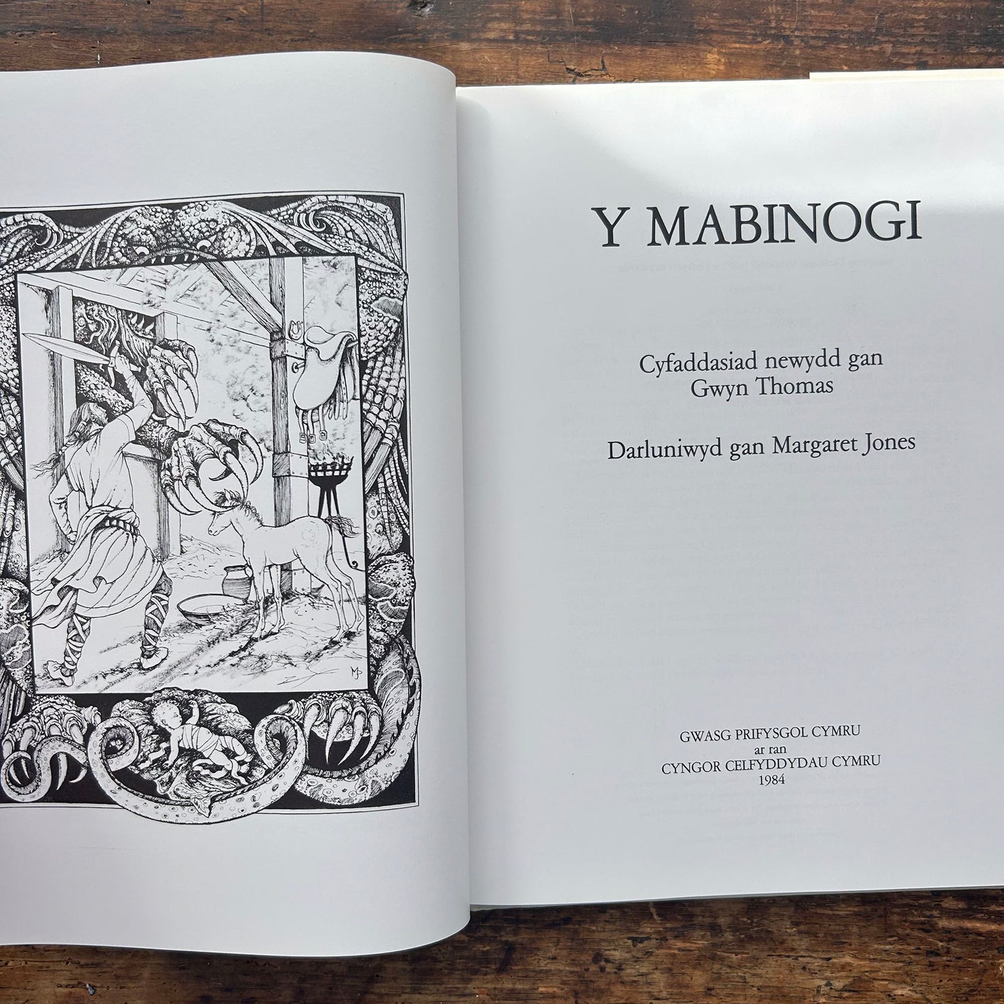 Y Mabinogi - Darluniau - Gwyn Thomas &amp; Margaret Jones (Preloved)