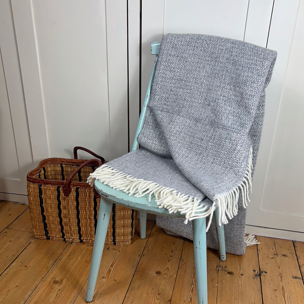Taflu / Blanced - Gwlân Newydd - Rhith Tweedmill - Llwyd