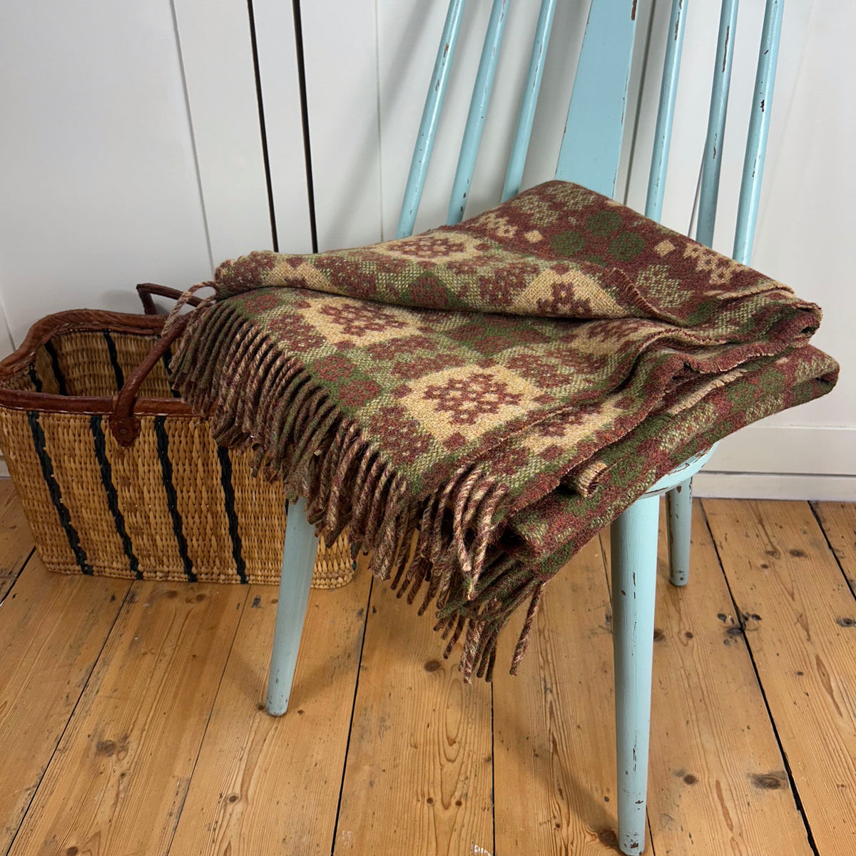 Throw / Blanket - Welsh Tapestry / Carthen Ysgafn - Caernarfon - 100% Wool - Chestnut Brown