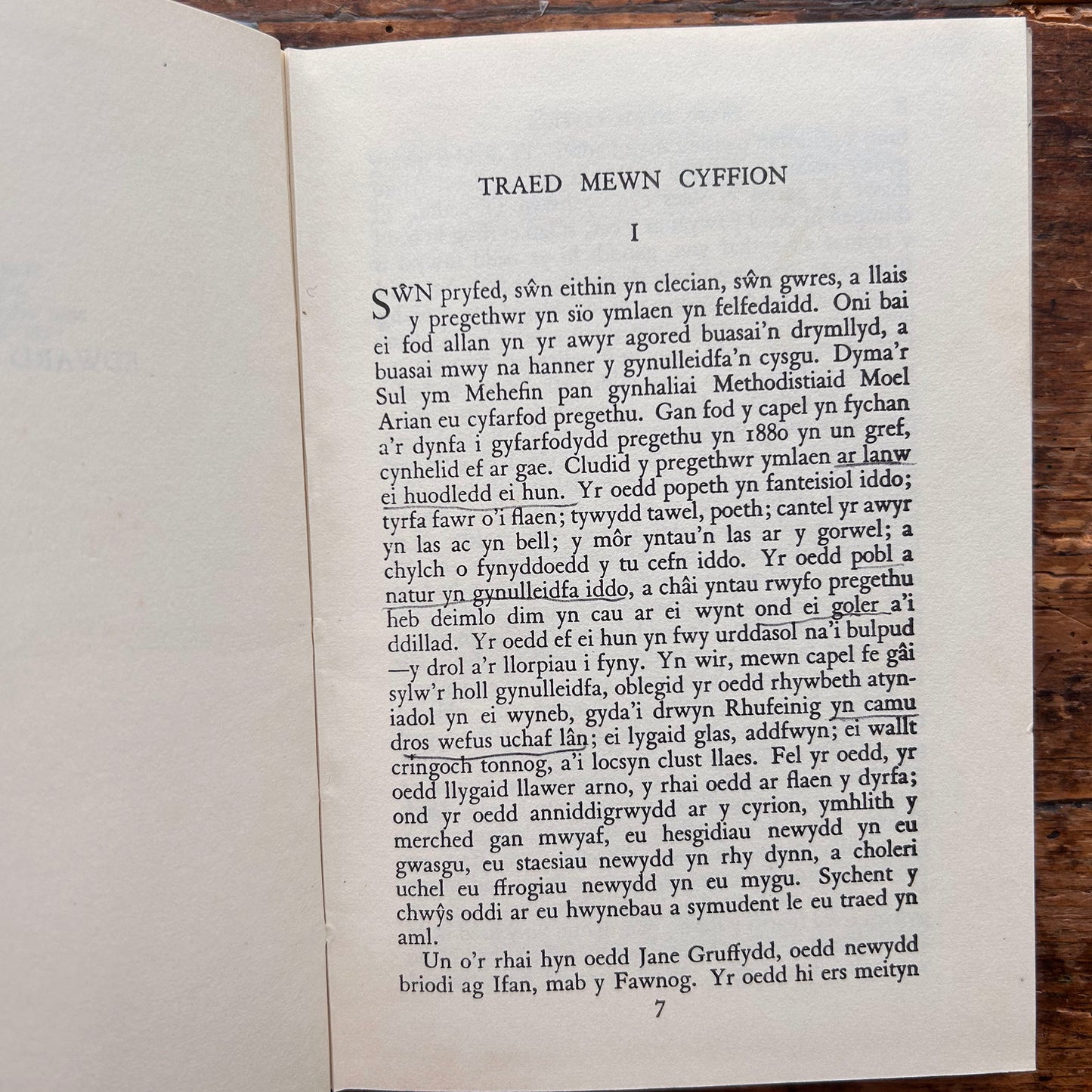 Traed Mewn Cyffion - Kate Roberts - 1971 (Preloved)