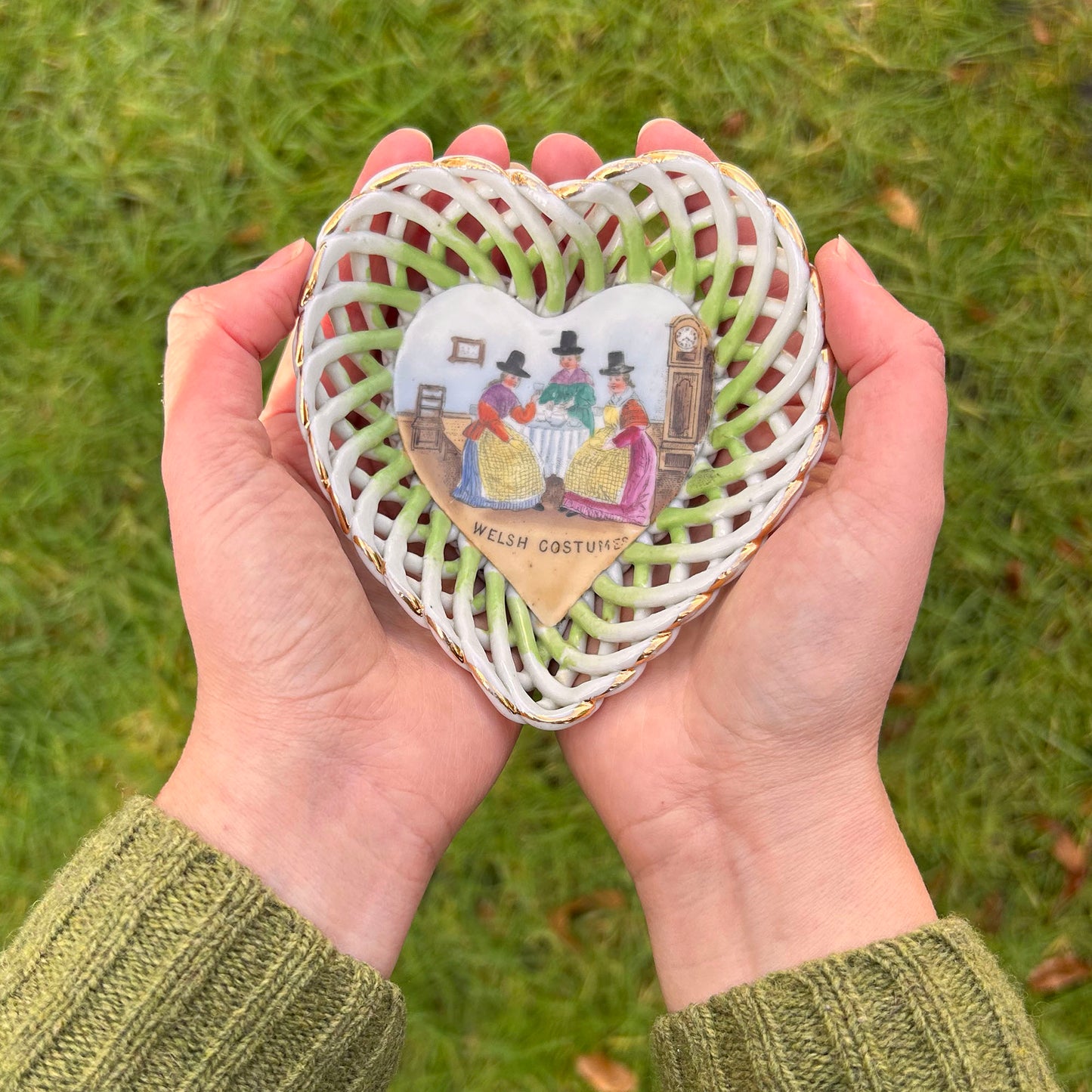 Trinket Heart Basket - China - Welsh Costume - Vintage Souvenir (Preloved)