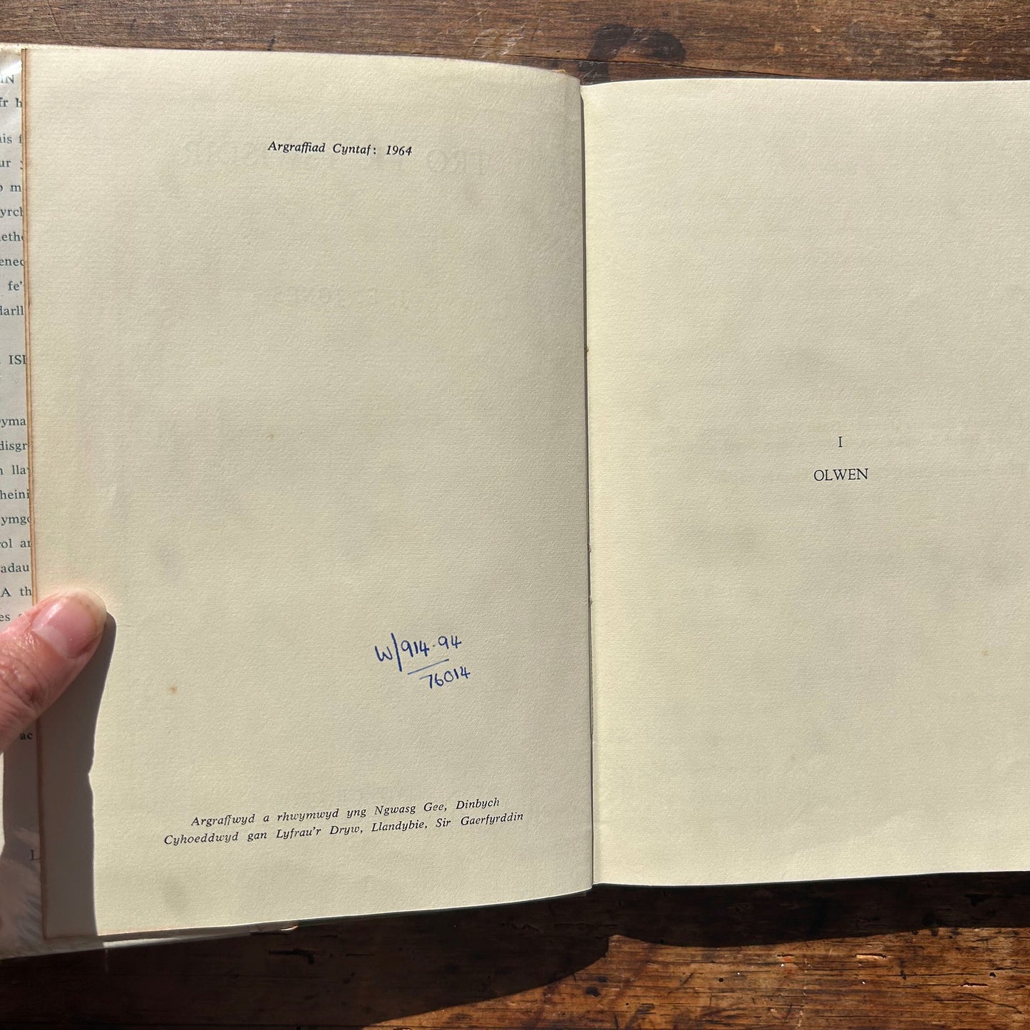 Tro I'r Yswisdir - J. E. Jones 1964 1st Edition (Preloved)