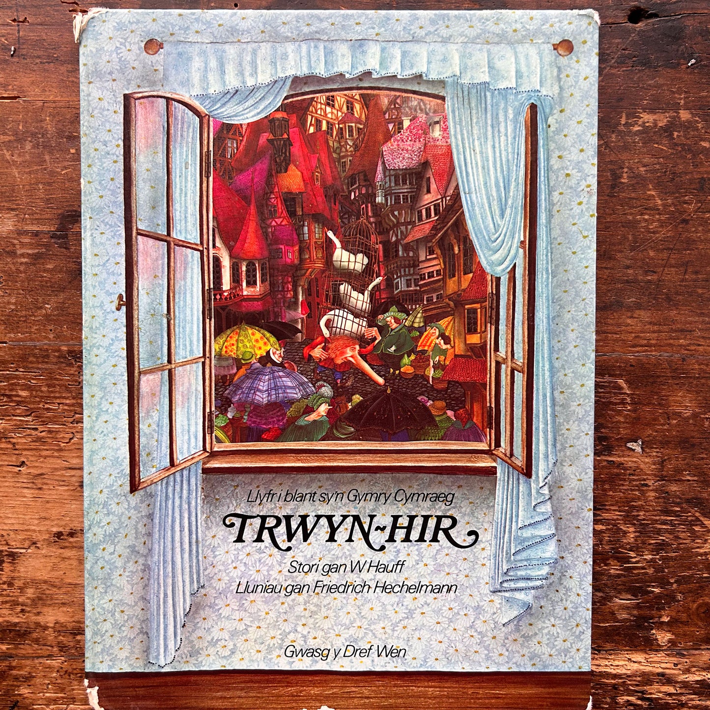 Trwyn Hir - W. Hauff, Friedrich Hechelmann & Roger Boore - 1975 (Preloved)