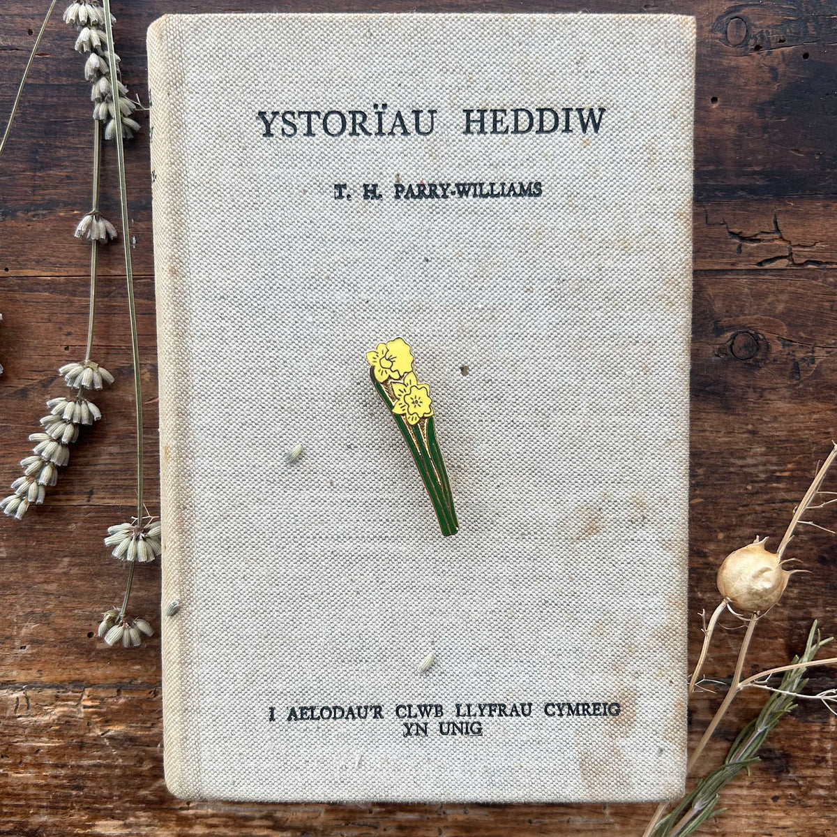 Vintage Brooch / Pin Badge - Daffodils (Preloved)