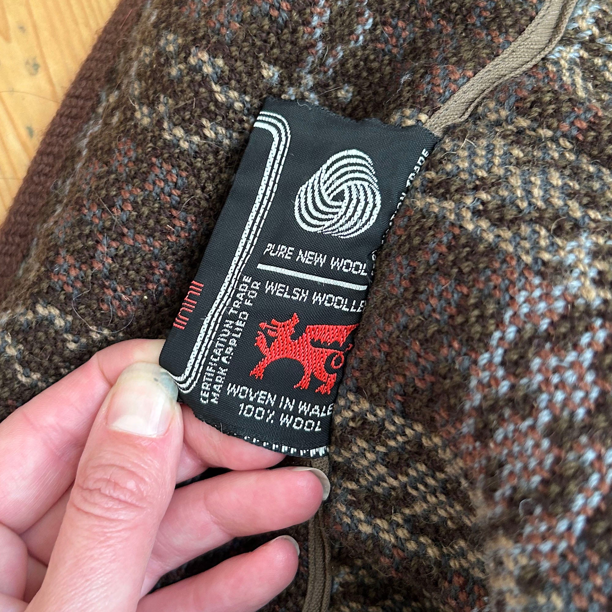 Vintage Cape Coat / Cloak Jacket - Welsh Tapestry - Wool - 1960s