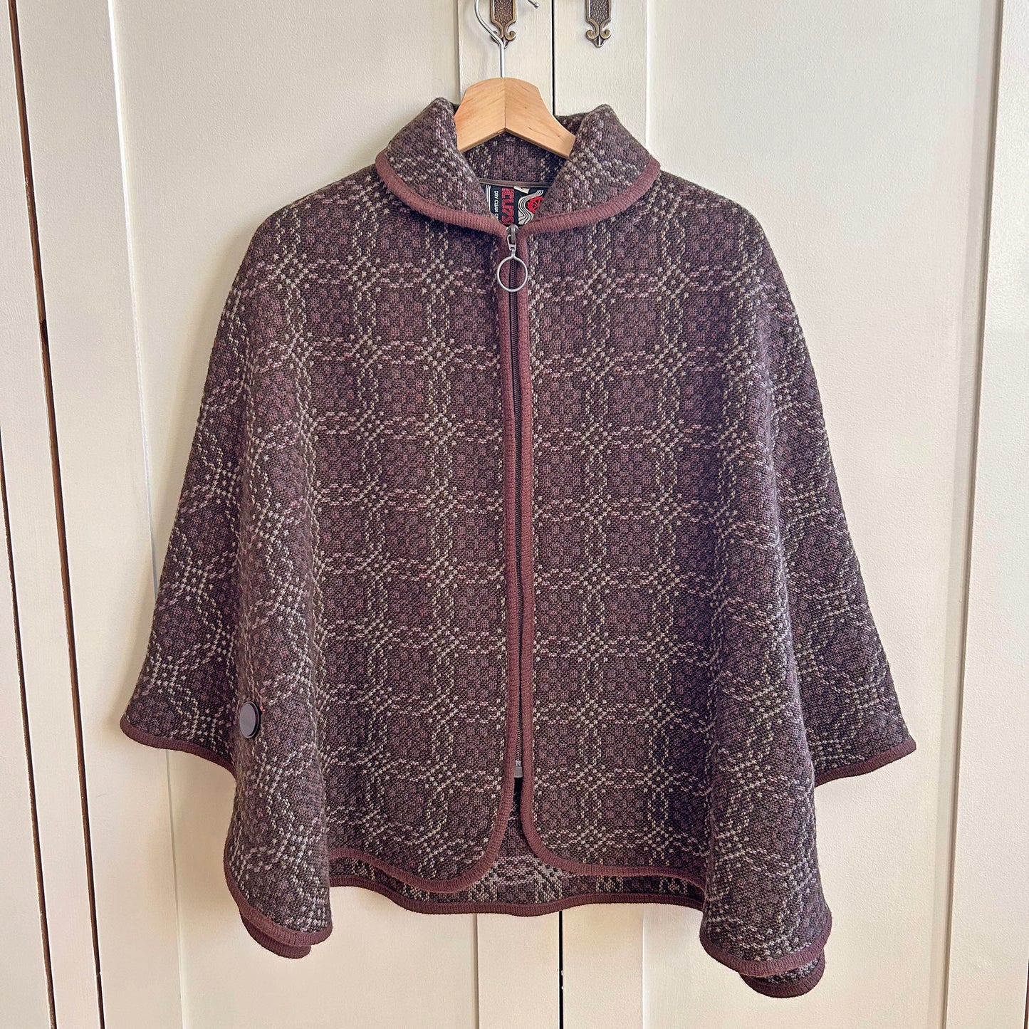 Vintage Cape Coat / Cloak Jacket - Welsh Tapestry - Wool - 1960s (Preloved)