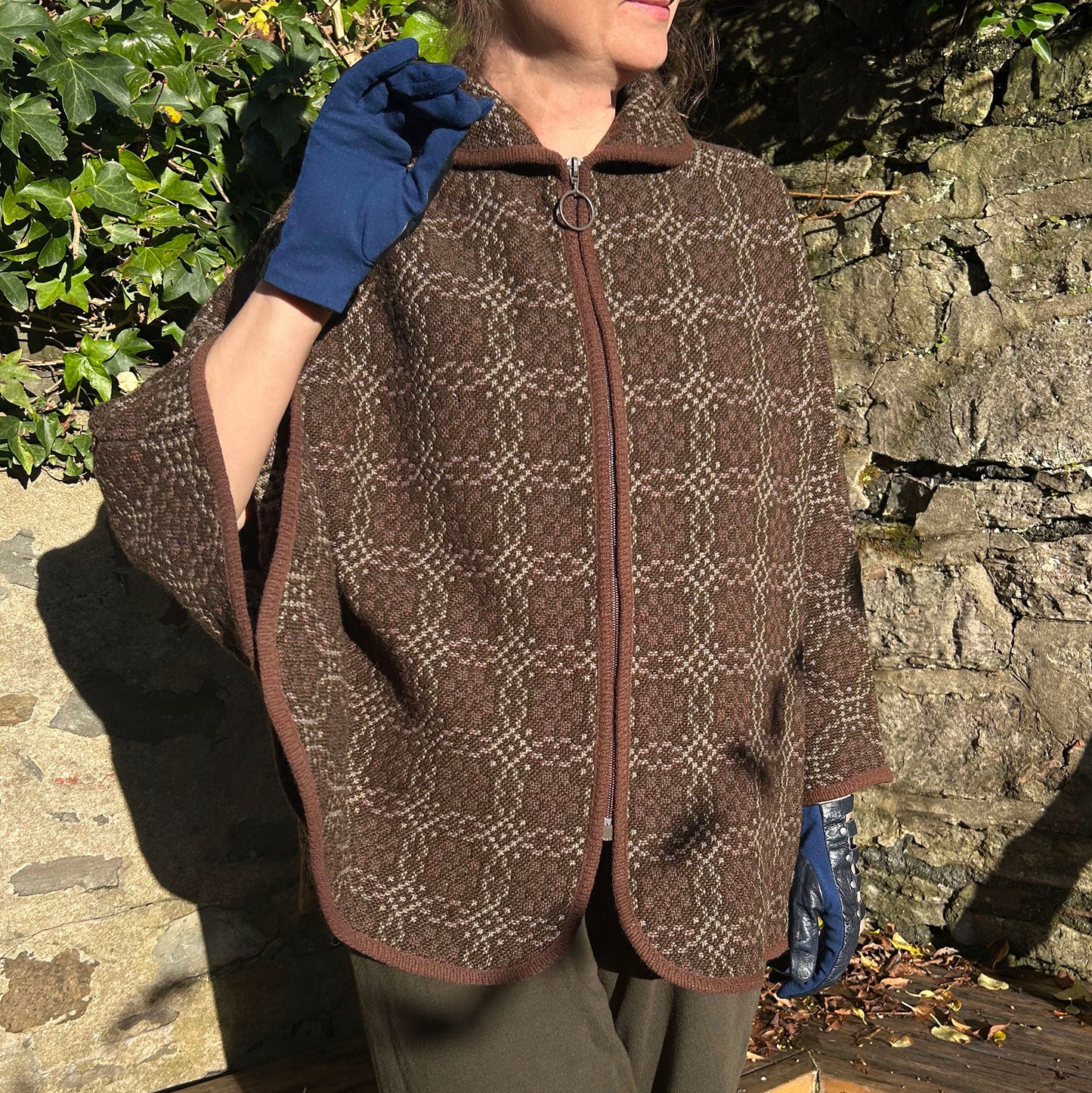 Vintage Cape Coat / Cloak Jacket - Welsh Tapestry - Wool - 1960s (Preloved)