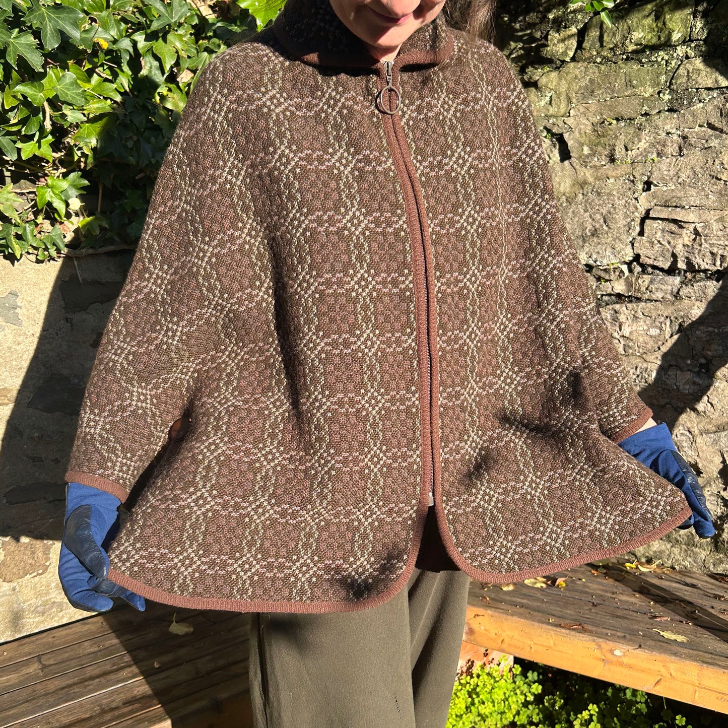 Vintage Cape Coat / Cloak Jacket - Welsh Tapestry - Wool - 1960s (Preloved)