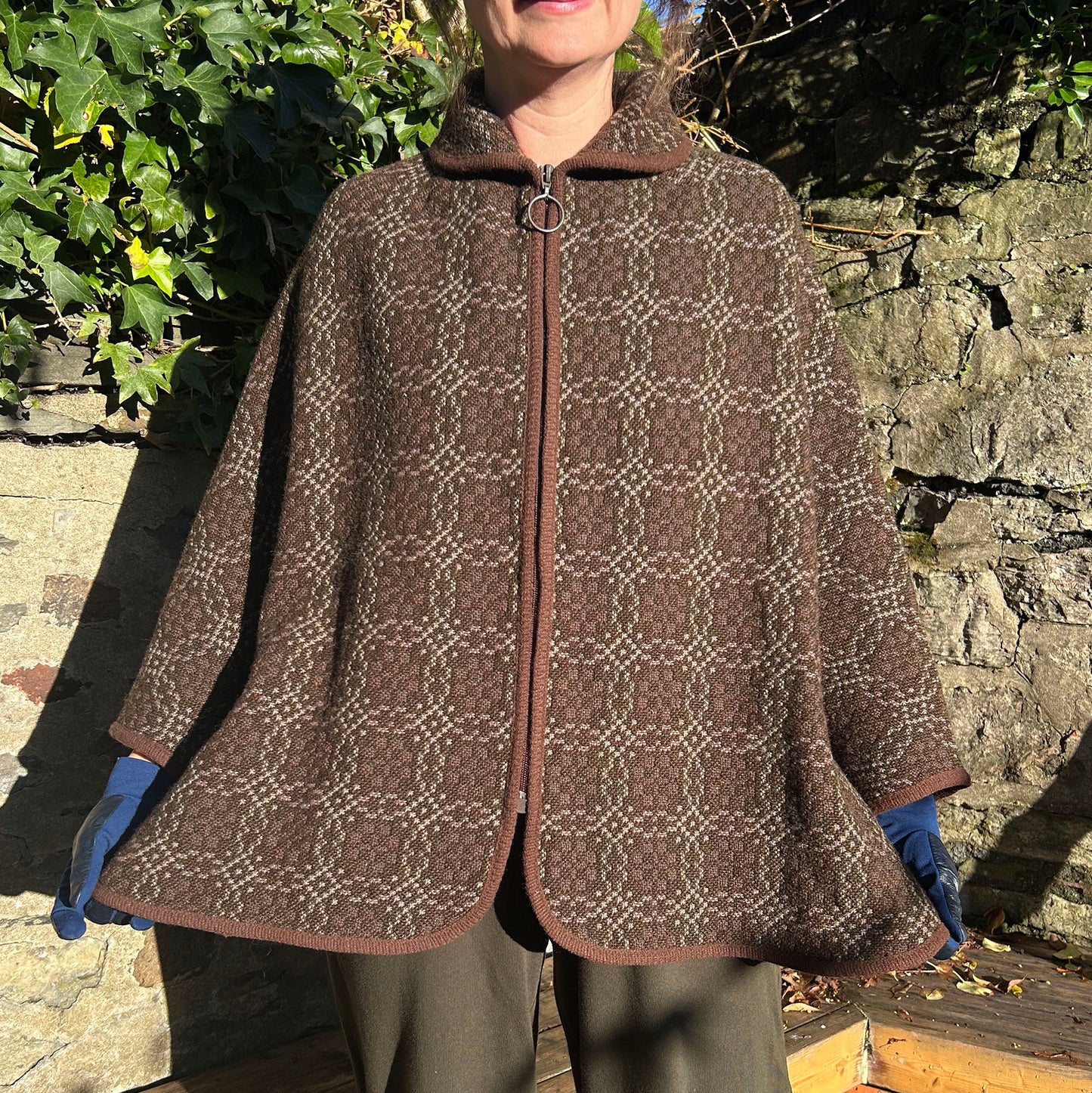 Vintage Cape Coat / Cloak Jacket - Welsh Tapestry - Wool - 1960s (Preloved)