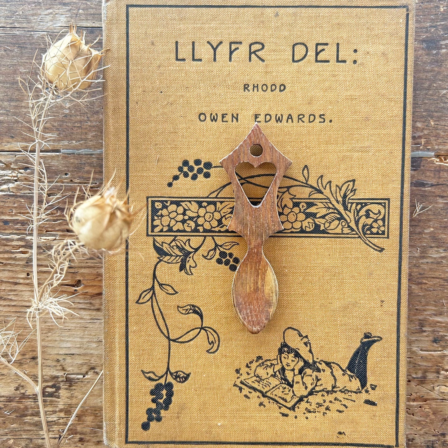 Vintage Lovespoon / Love Spoon - Hand Carved - Miniature (Preloved)