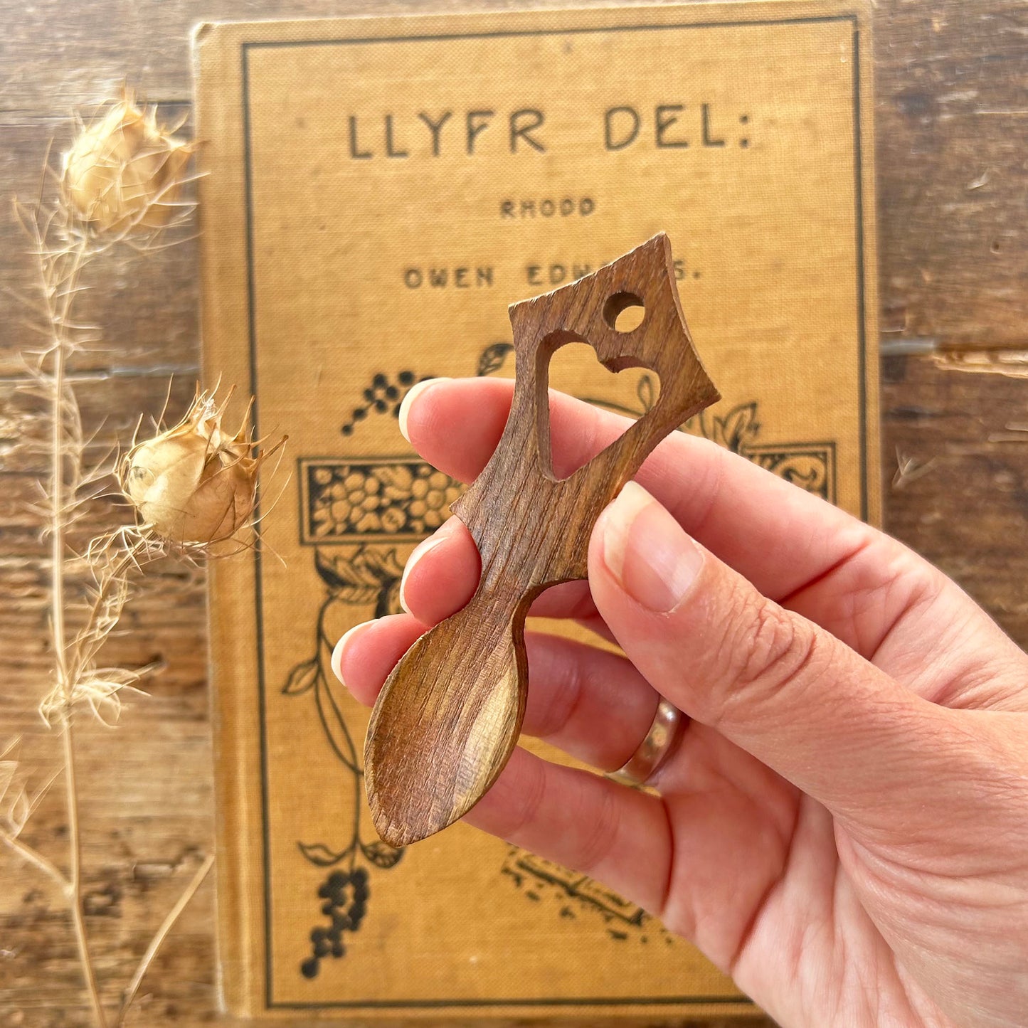 Vintage Lovespoon / Love Spoon - Hand Carved - Miniature (Preloved)