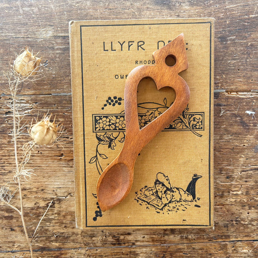 Vintage Lovespoon / Love Spoon - Hand Carved - Small Heart (Preloved)