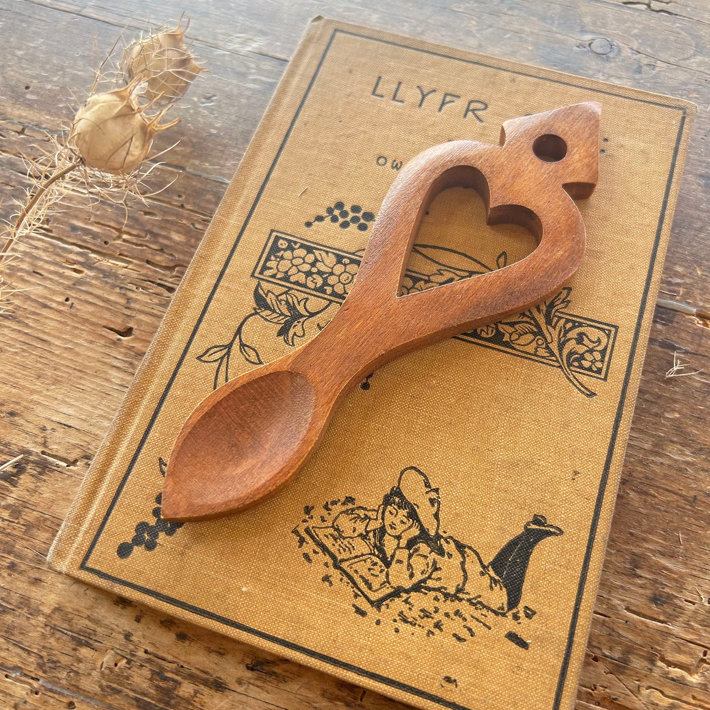 Vintage Lovespoon / Love Spoon - Hand Carved - Small Heart (Preloved)