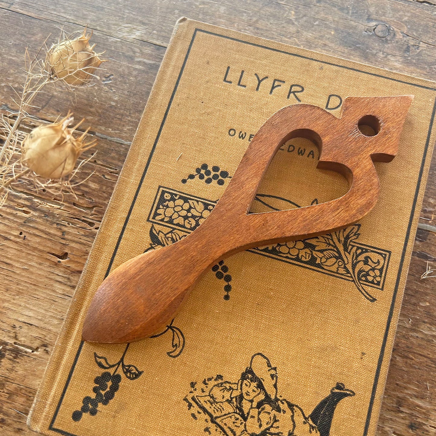 Vintage Lovespoon / Love Spoon - Hand Carved - Small Heart (Preloved)