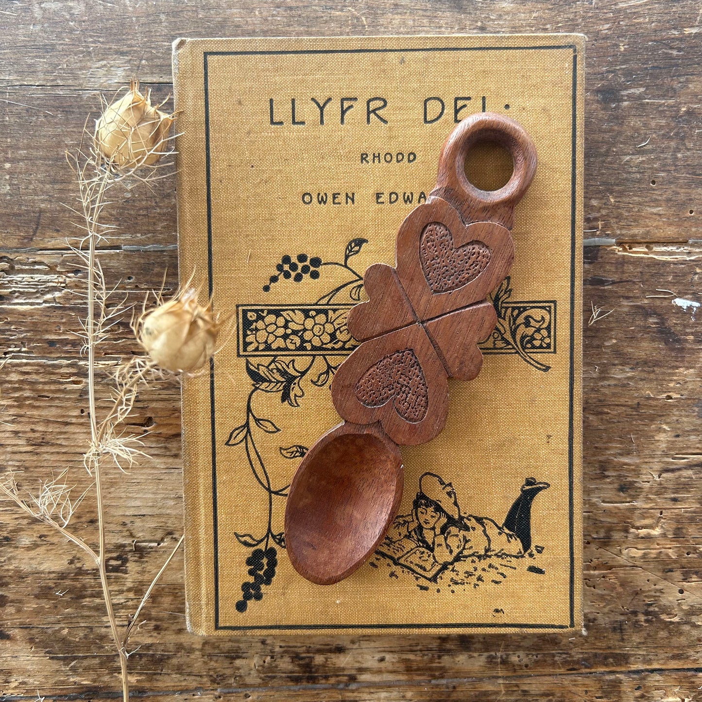 Vintage Lovespoon / Love Spoon - Hand Carved - Hearts (Preloved)