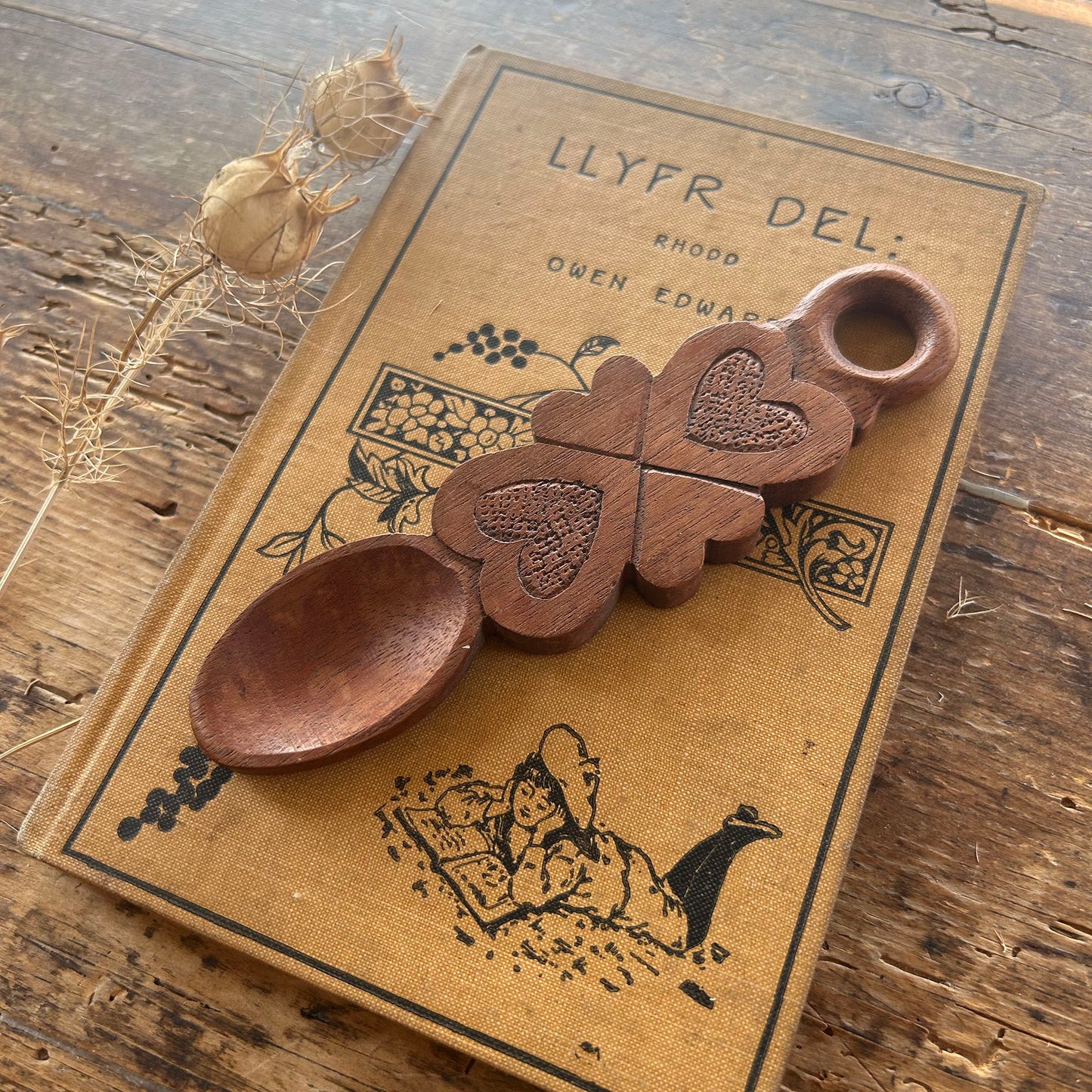 Vintage Lovespoon / Love Spoon - Hand Carved - Hearts (Preloved)
