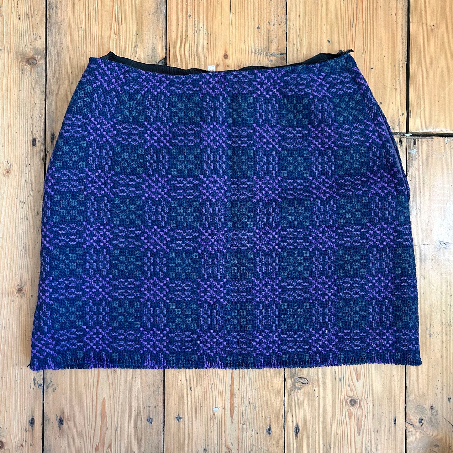 Vintage Mini Skirt - Welsh Tapestry - Wool - 1960s - XS (Preloved)
