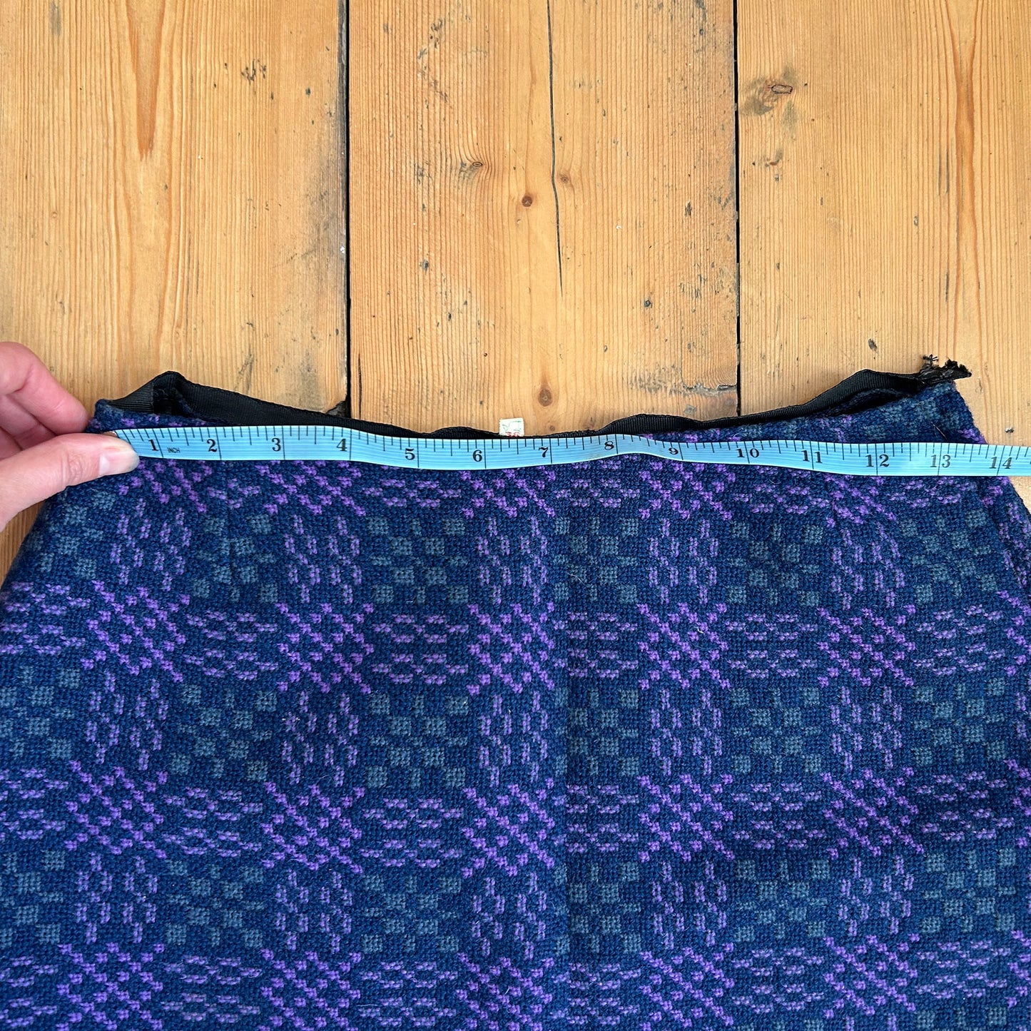 Vintage Mini Skirt - Welsh Tapestry - Wool - 1960s - XS (Preloved)