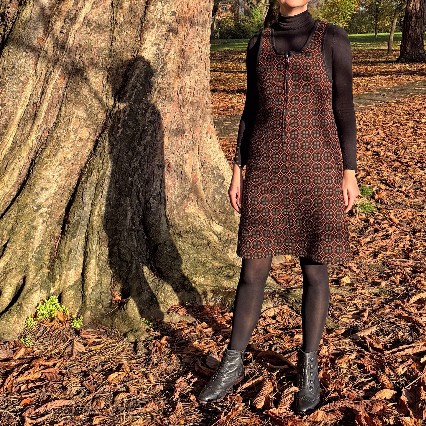 Vintage Dress - Welsh Tapestry - Wool - 1960s 8-10 (Preloved )