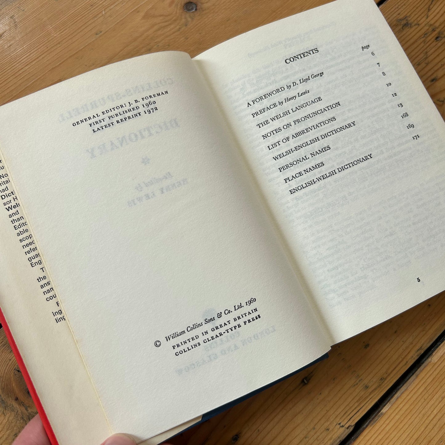 Dictionary - Vintage - Welsh / English - The Collins-Spural (Preloved)
