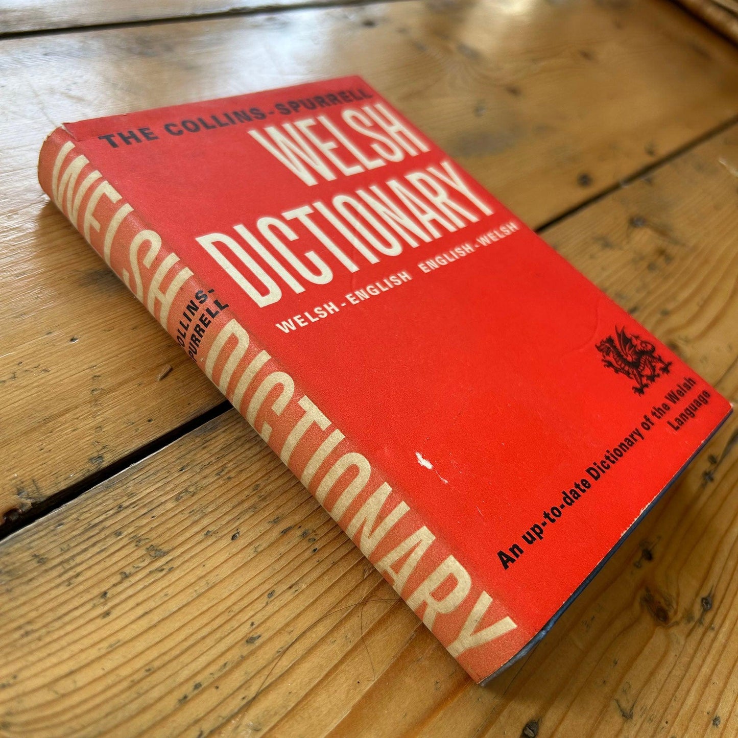 Dictionary - Vintage - Welsh / English - The Collins-Spural (Preloved)