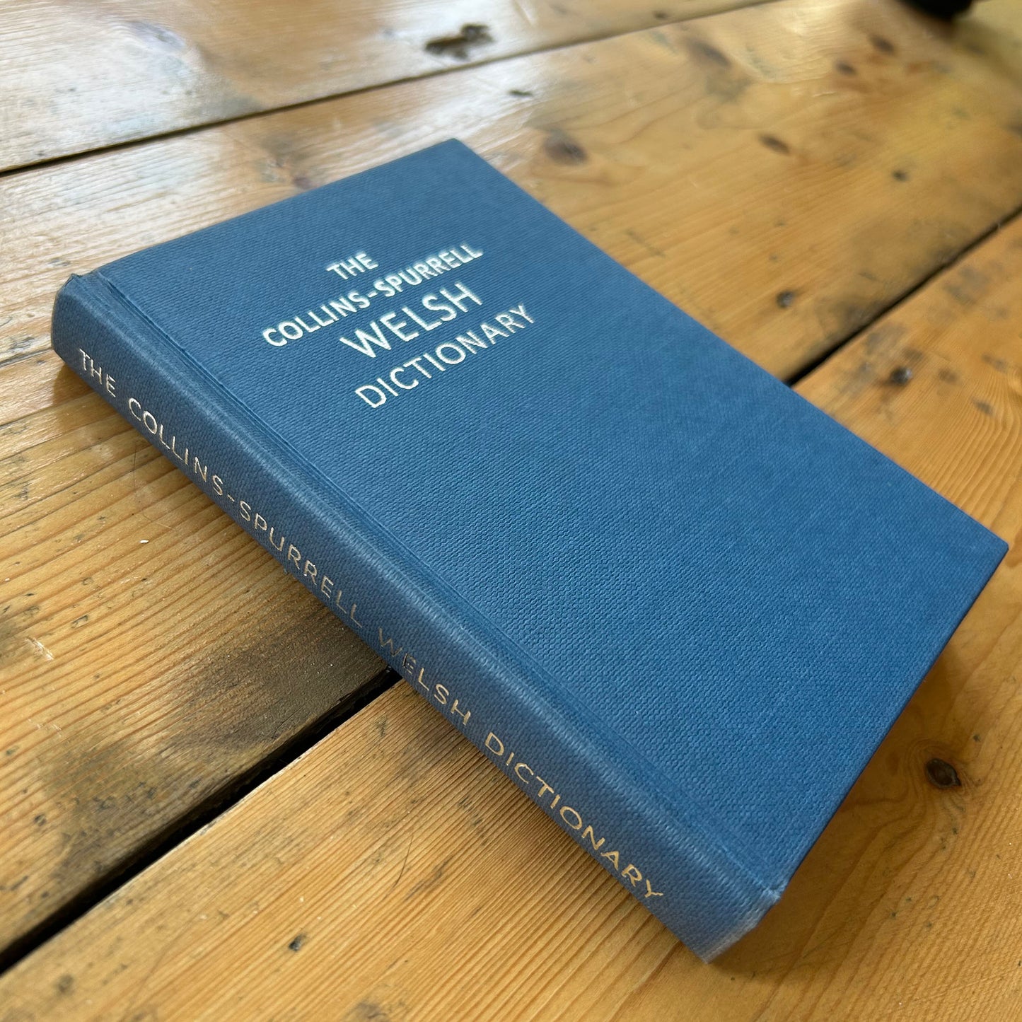 Dictionary - Vintage - Welsh / English - The Collins-Spural (Preloved)