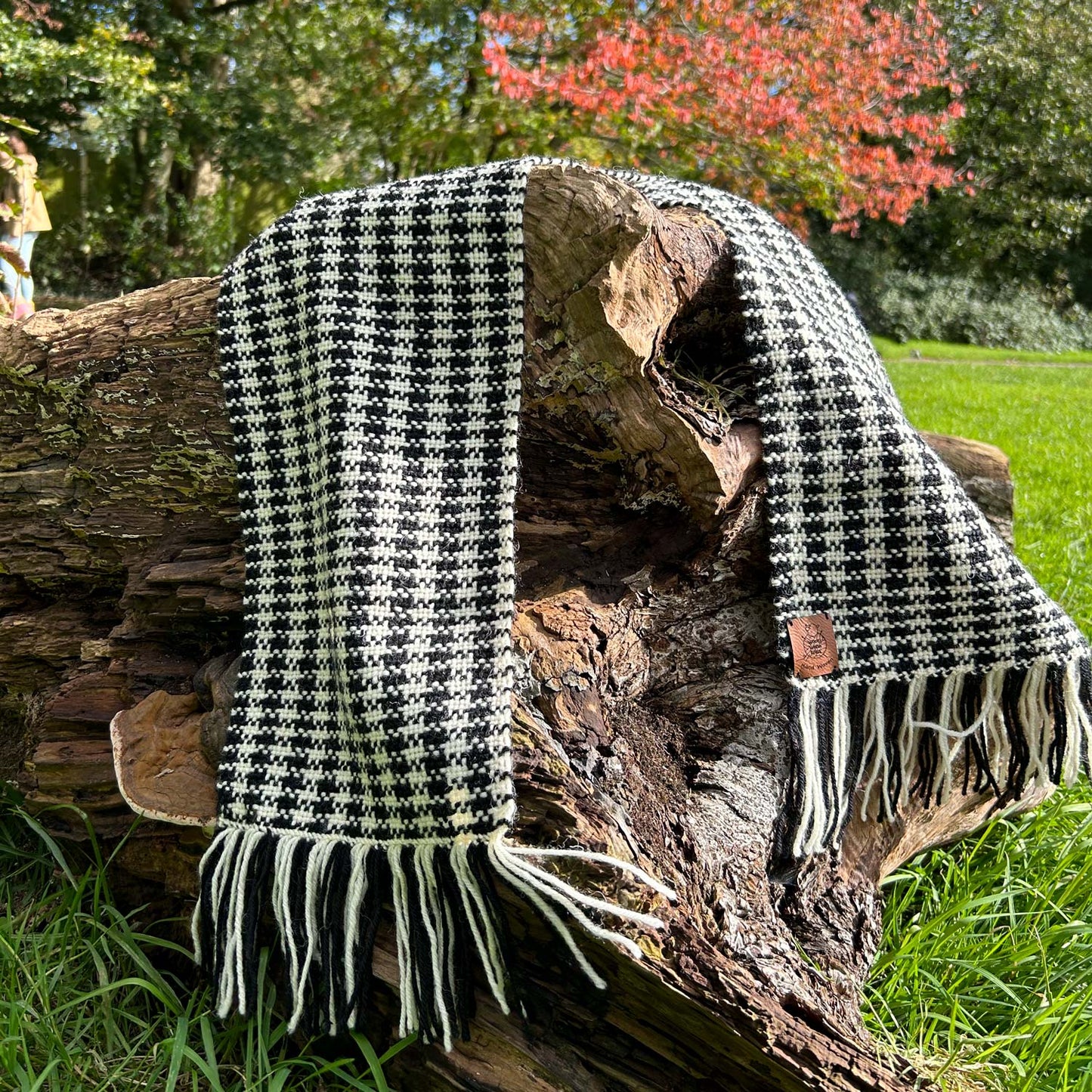Scarf - 100% Wool - Handwoven - Welsh Checked - Black & Cream
