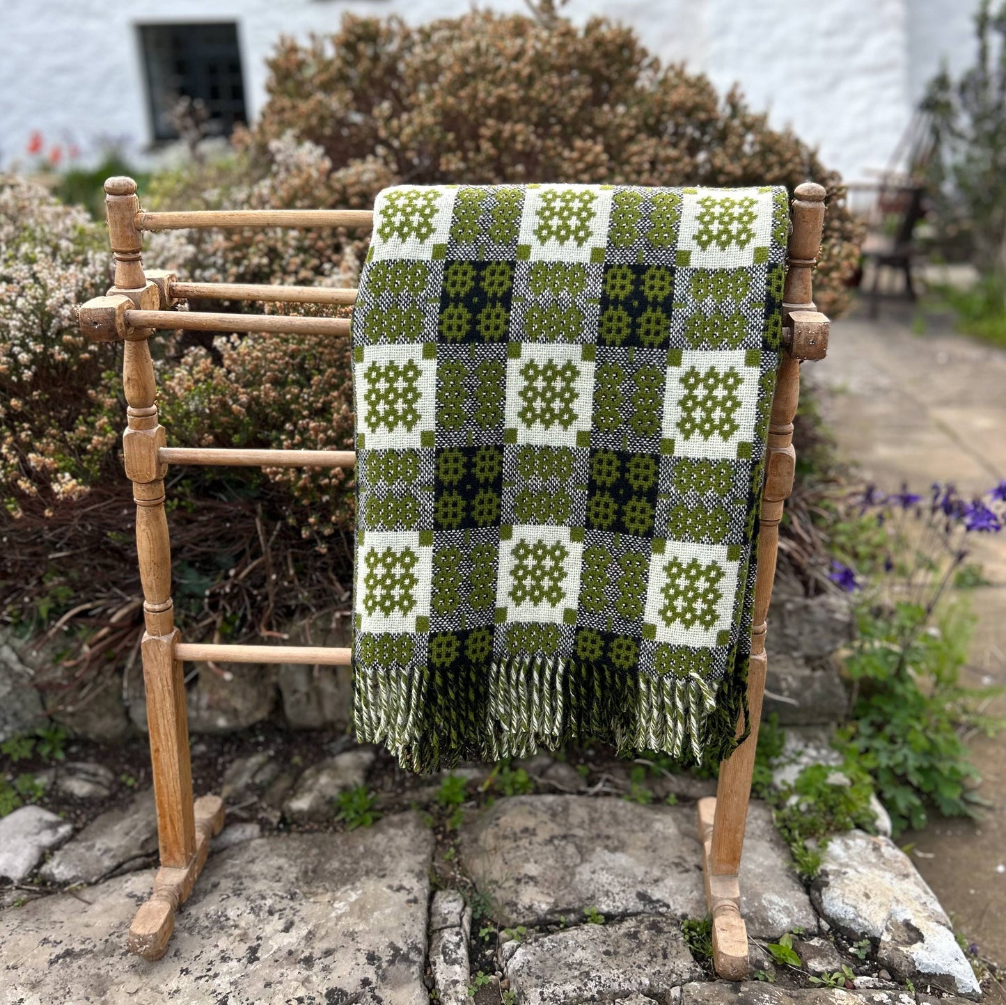 Throw / Blanket - Welsh Tapestry / Carthen Ysgafn - Caernarfon - 100% Wool - Grass Green