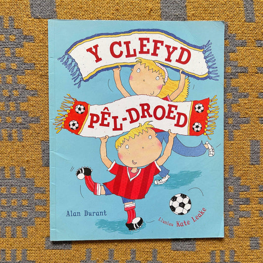 Y Clefyd Pel-Droed / Football Fever - Alan Durant (Preloved)
