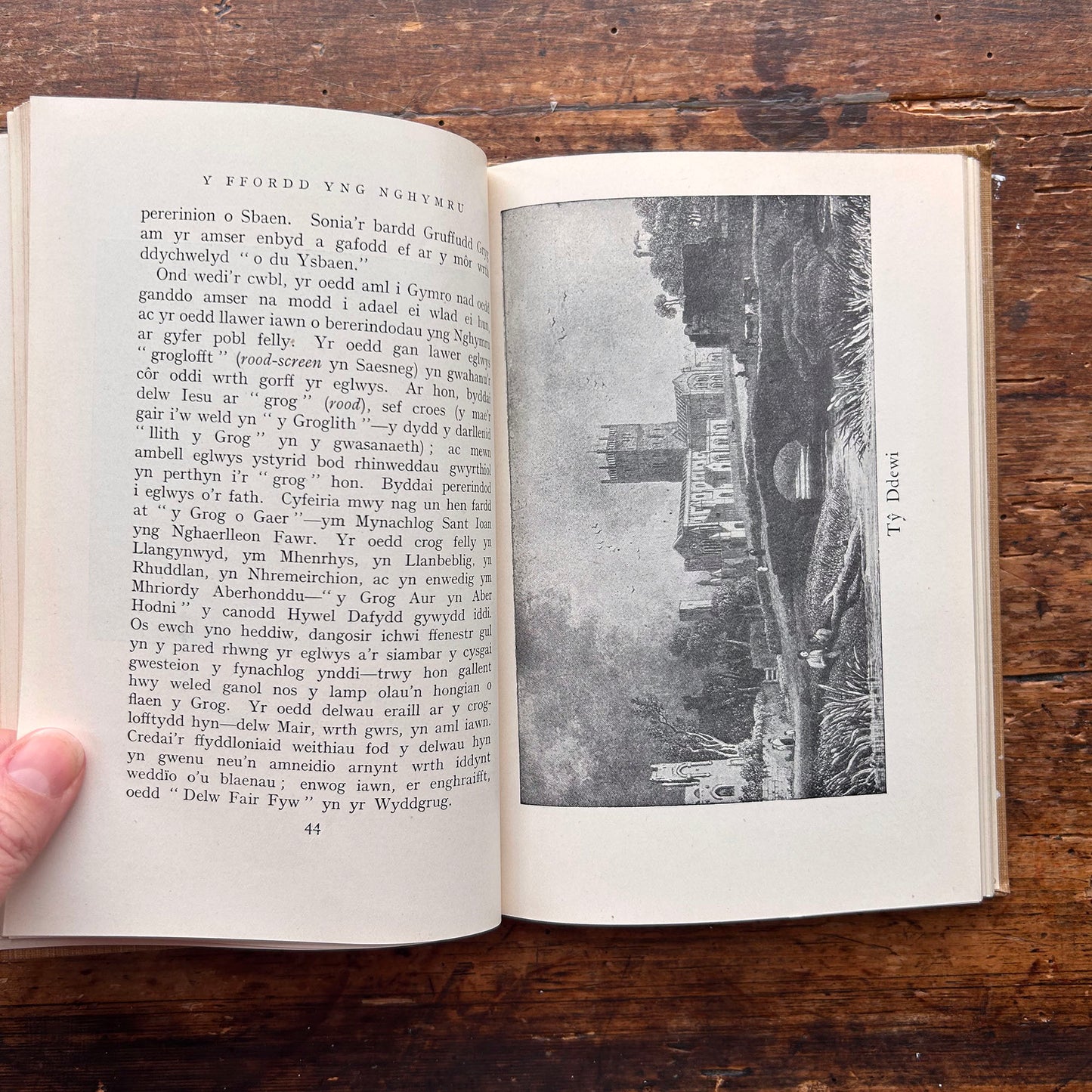 Y Ffordd yng Nghymru - R. T. Jenkins - 1933 (Preloved)