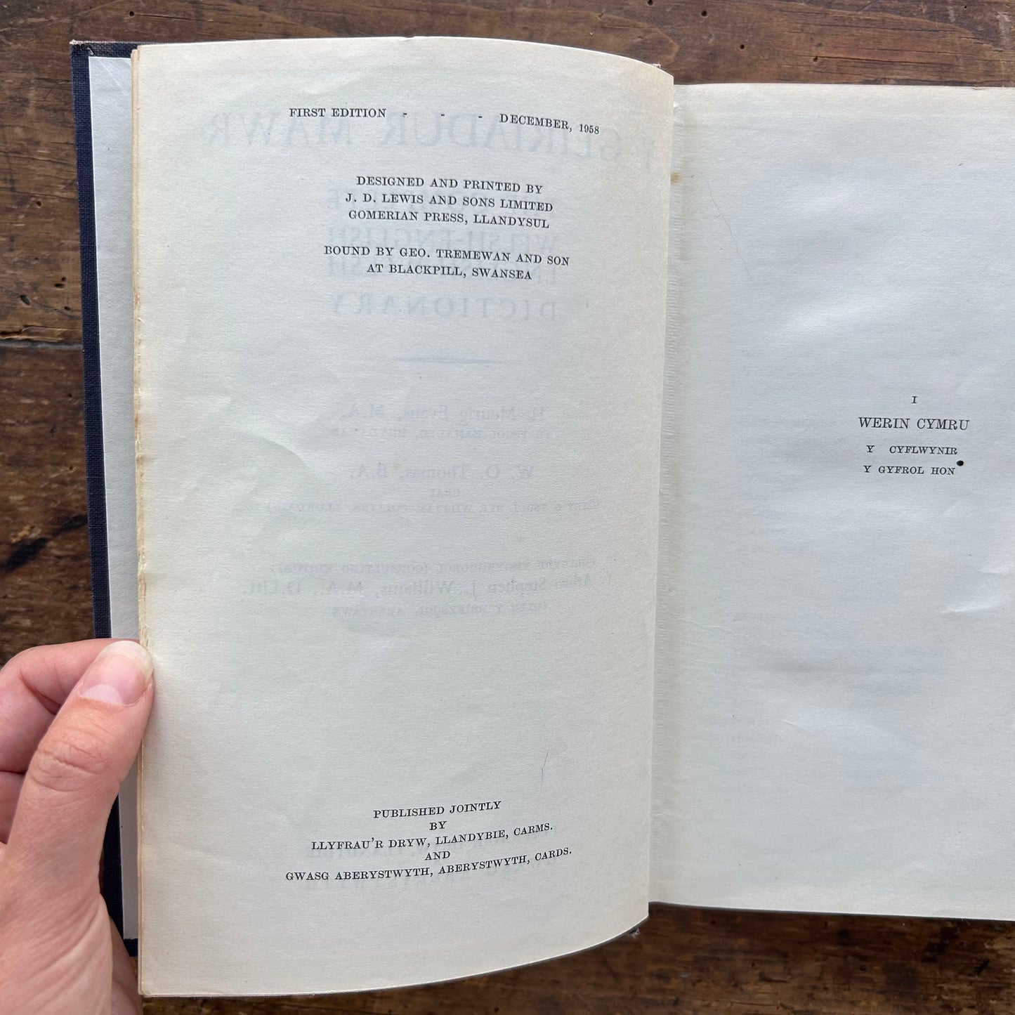 Y Geiriadur Cymraeg Cyfies - The Dictionary of Modern Welsh (Preloved)