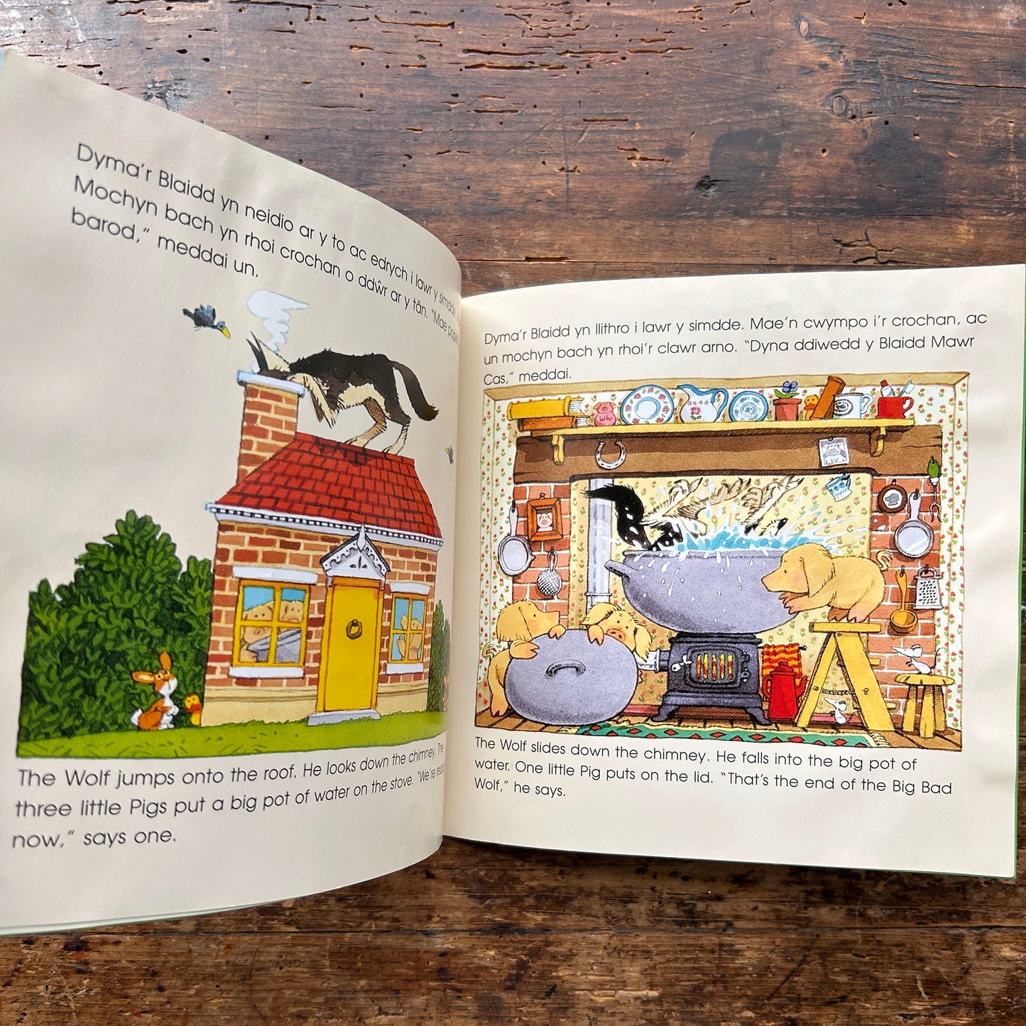 Y Tri Mochyn Bach - Three Little Pigs - Heather Amery & Stephen Cartwright - Welsh & English (Preloved)
