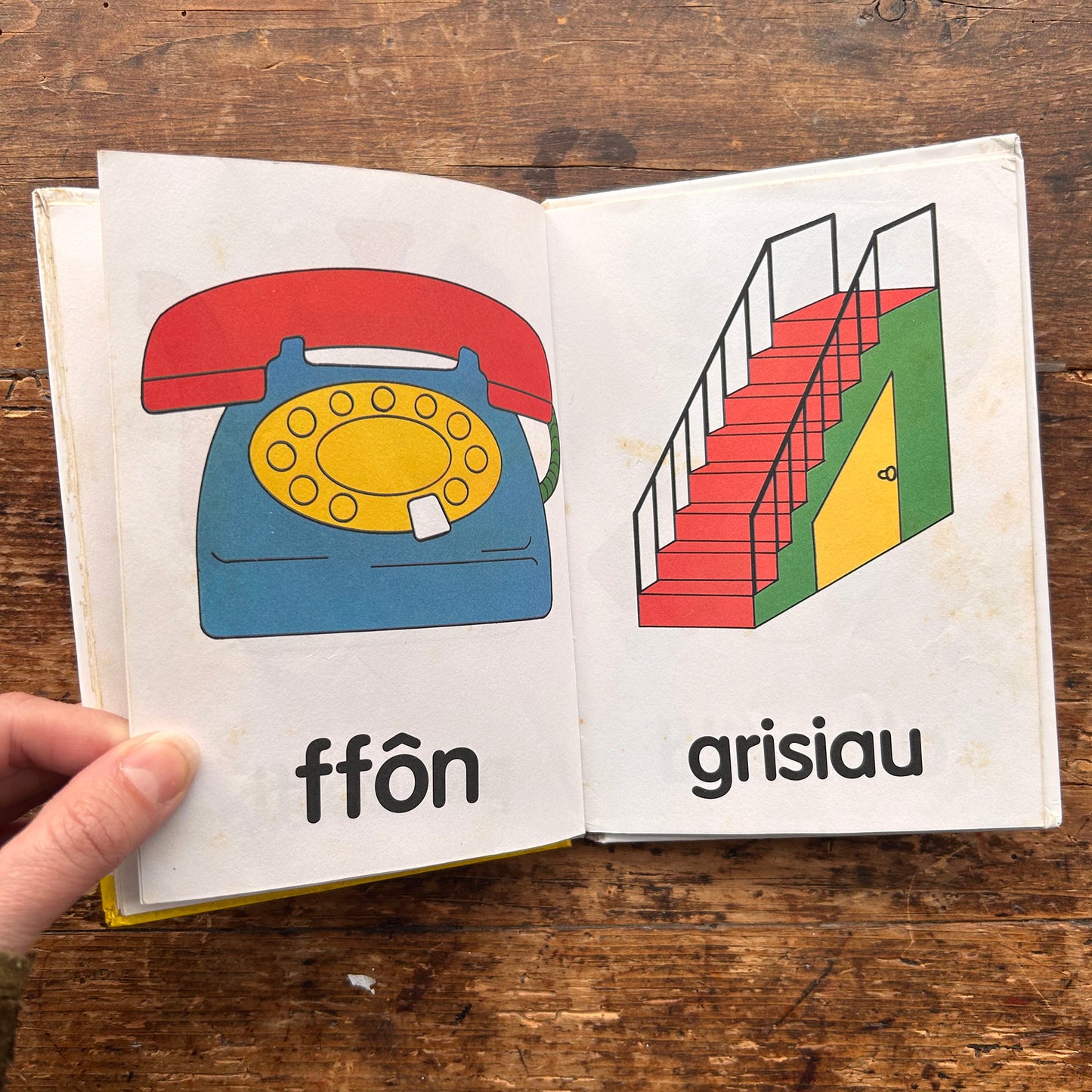 Yn y Cartref - Llyfr Babandod - 1994 (Preloved)