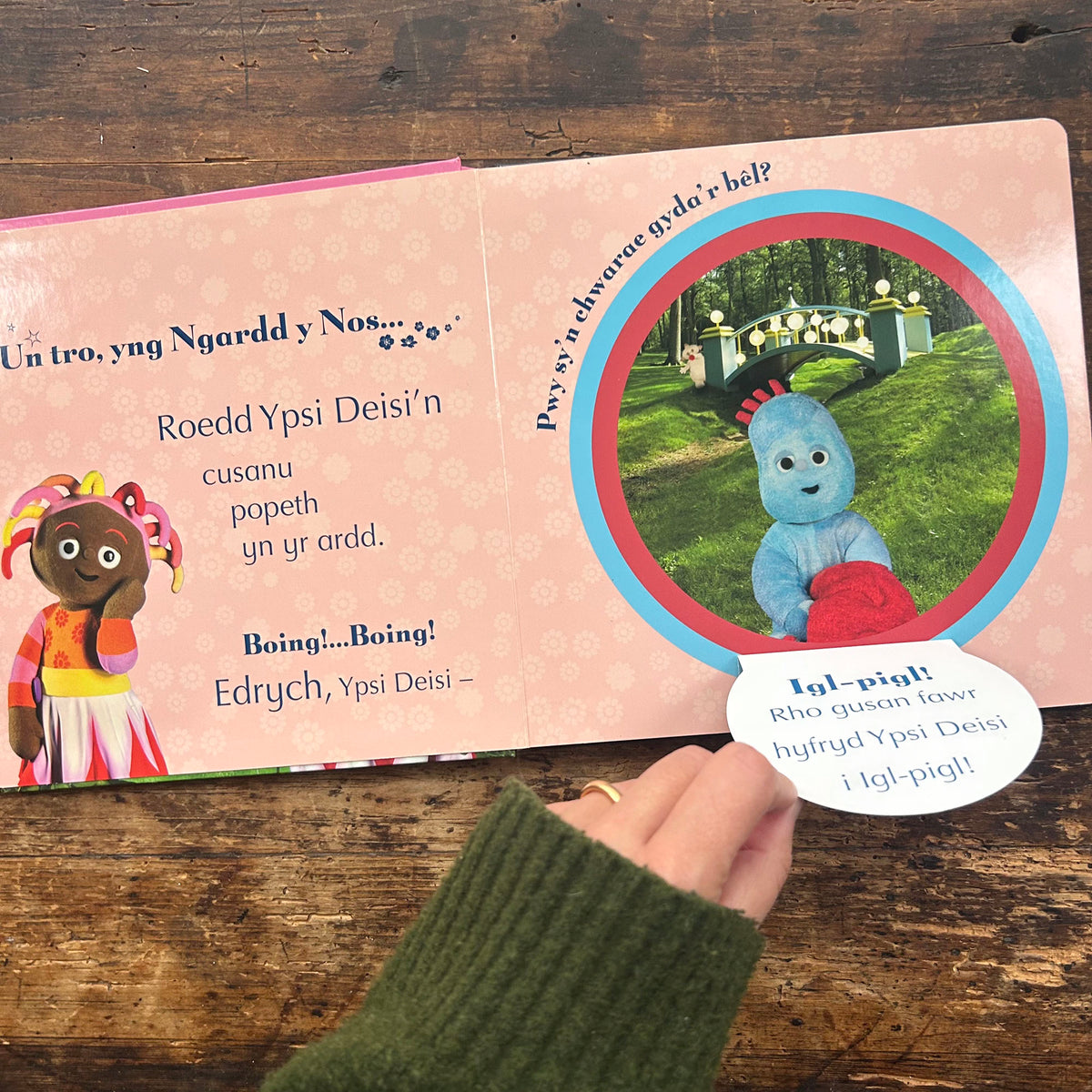 Ypsi Deisi - Cusanau Mawr - Yng Ngardd y Nos (Preloved)