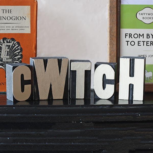 Cwtch - Letterpress - Wooden Blocks-Accessory-The Welsh Gift Shop