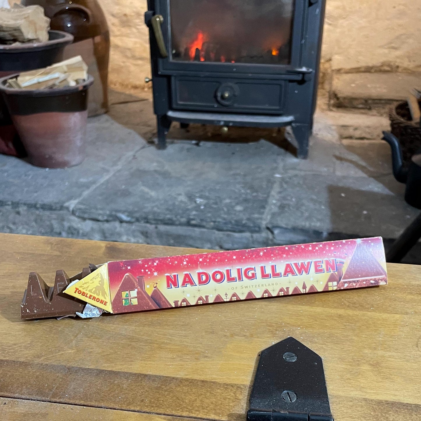 Toblerone Chocolate Bar - Welsh - Nadolig Llawen / Merry Christmas 100g