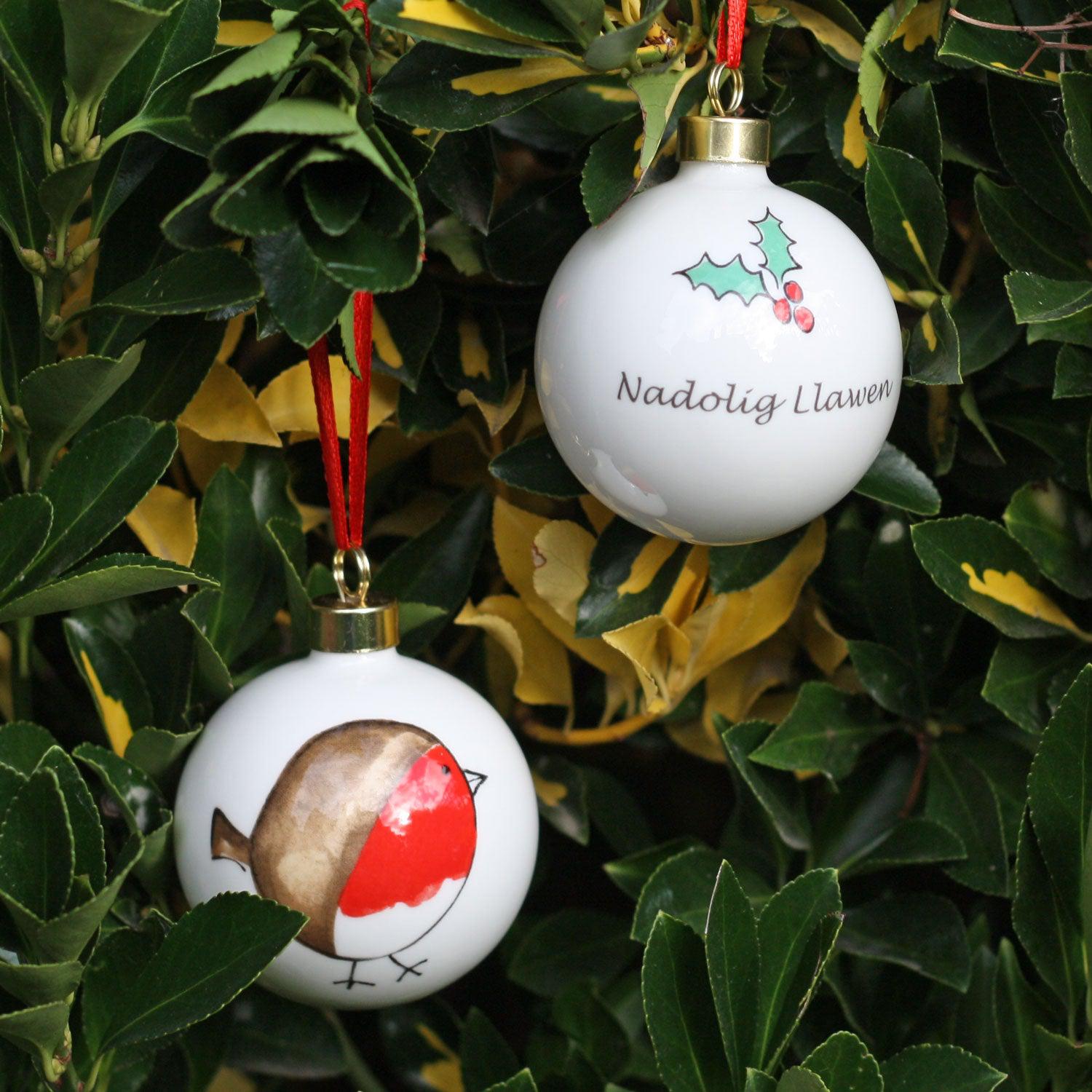 Christmas Bauble / Decoration - Cheeky Robin - Nadolig Llawen