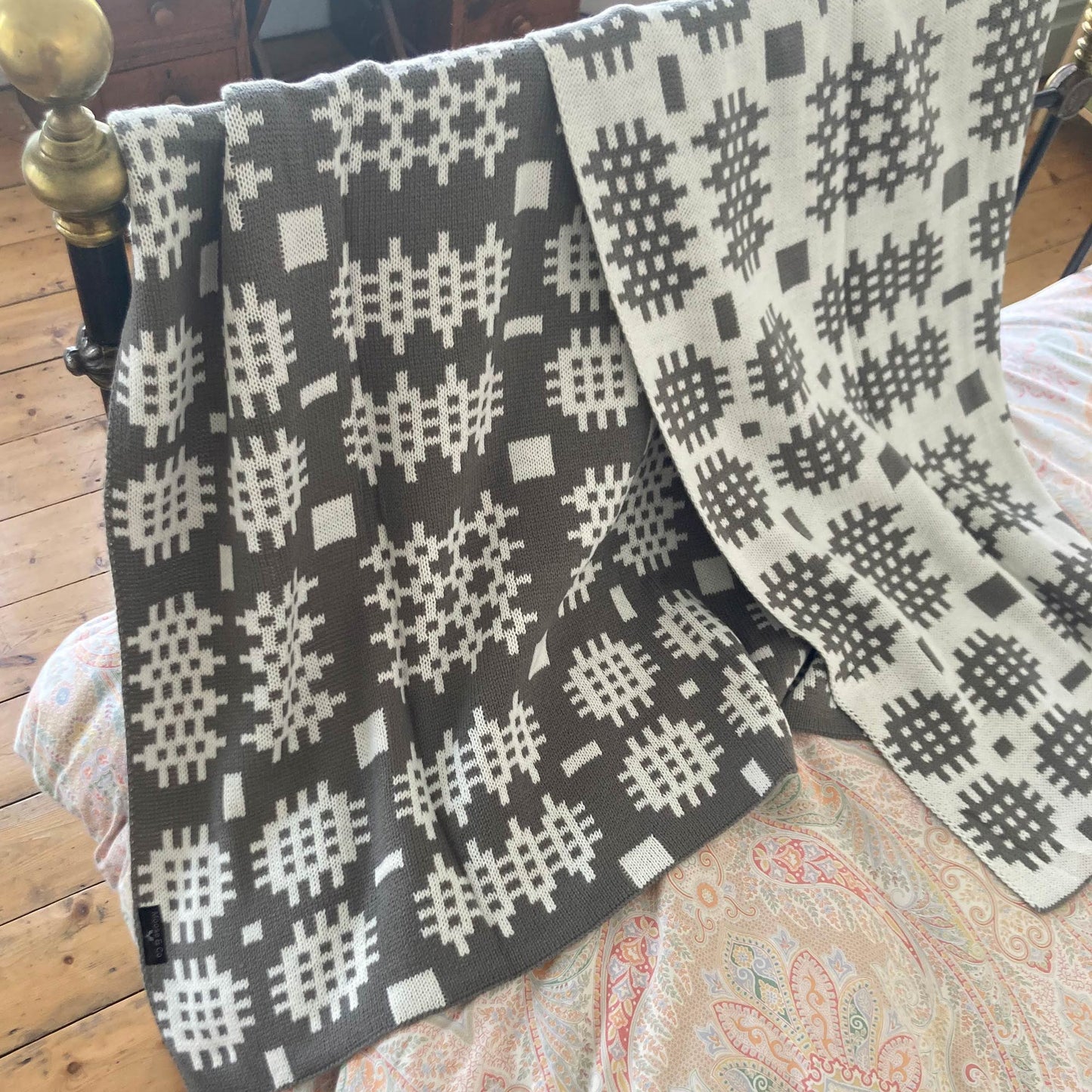 Throw / Blanket - Welsh Tapestry Print - White & Grey