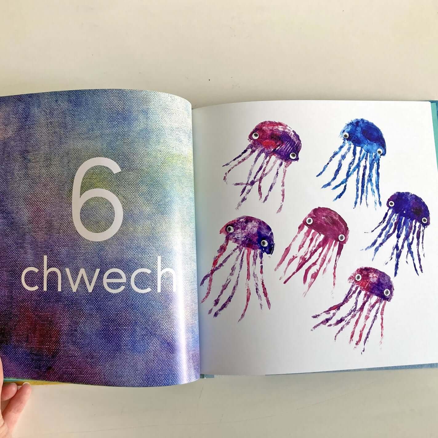 123 Byd Natur - Welsh Numbers - Luned Aaron