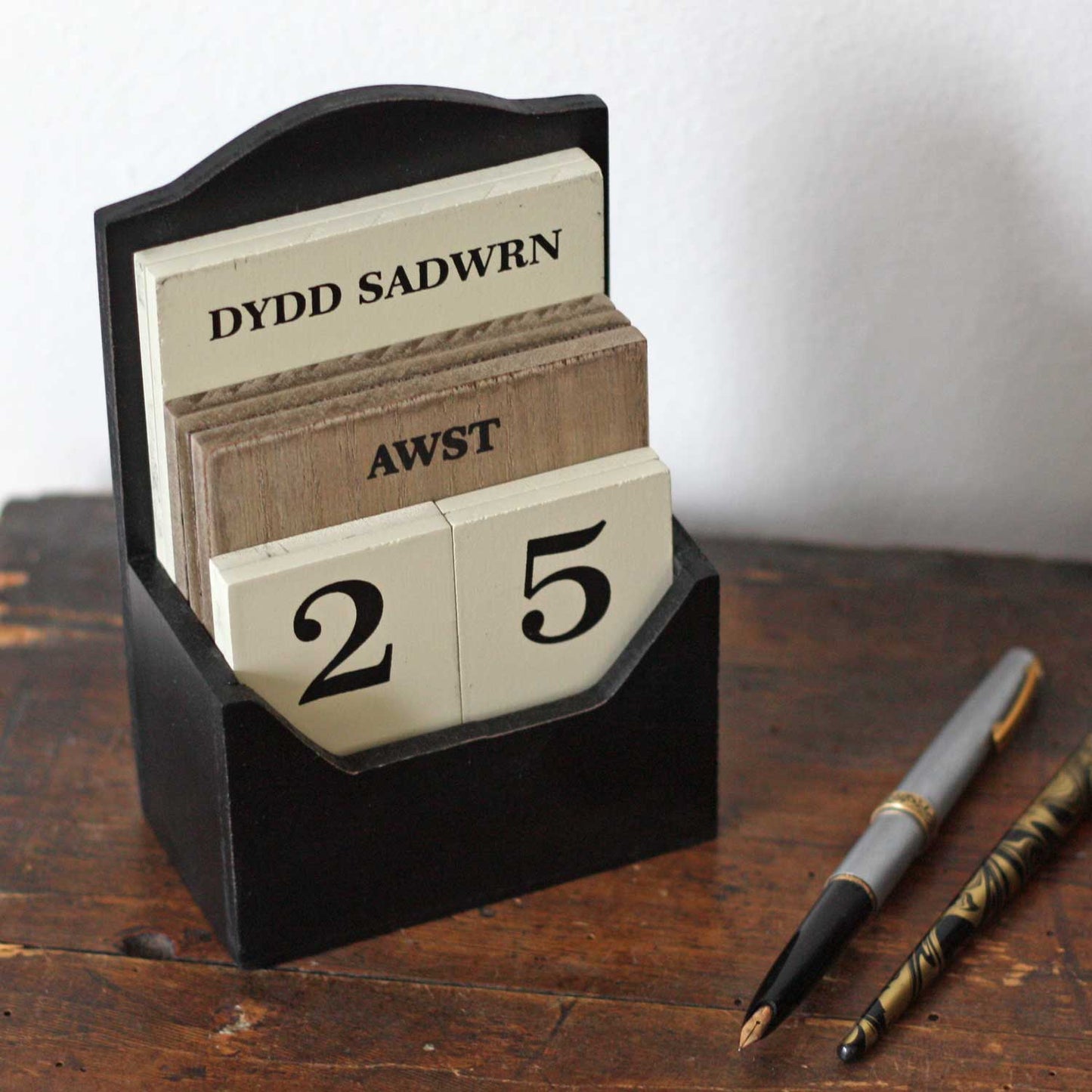 Calendar - Wooden Desk - Welsh Dates